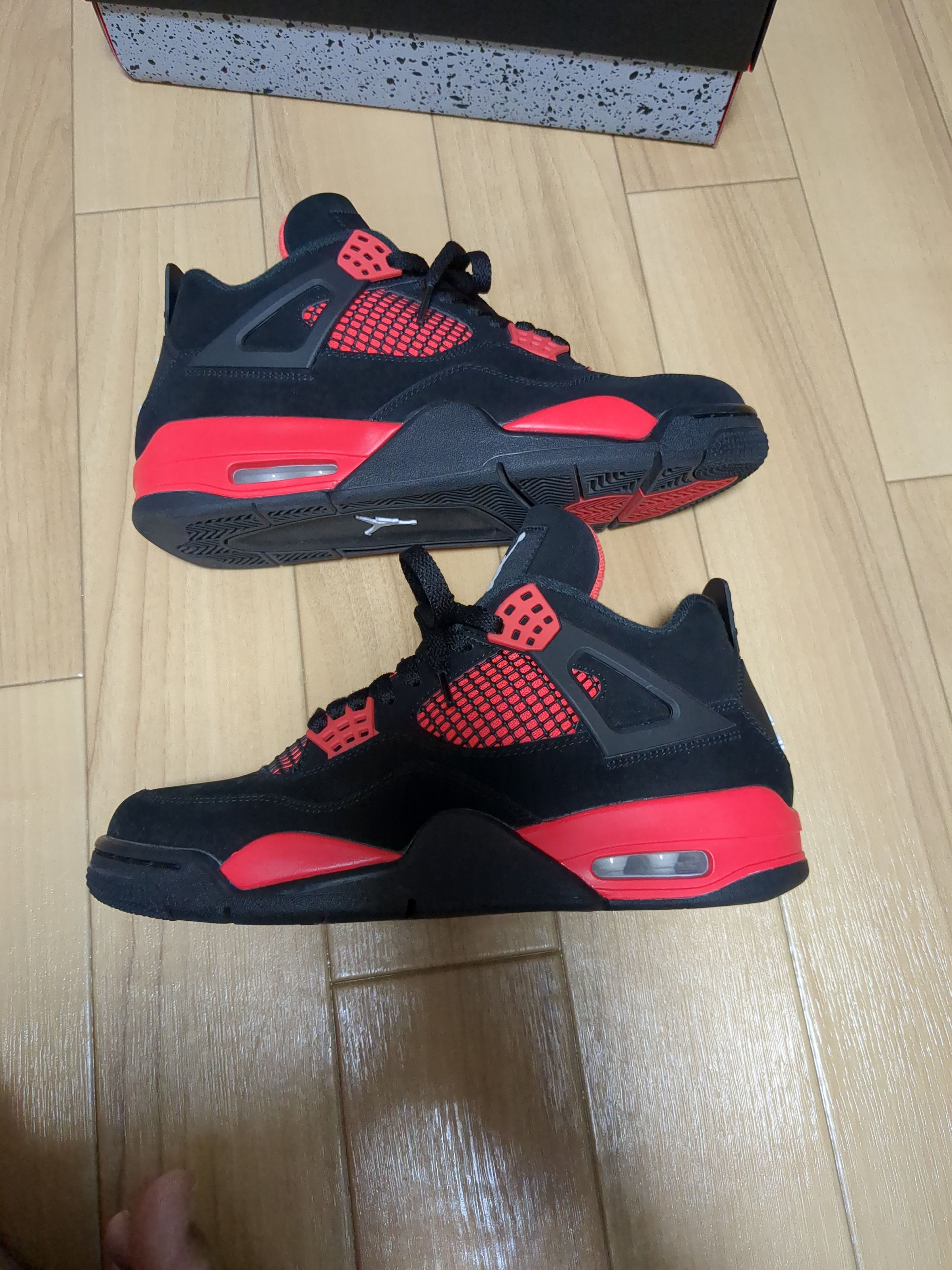 Nike Air Jordan 4 "Red Thunder/Crimson"