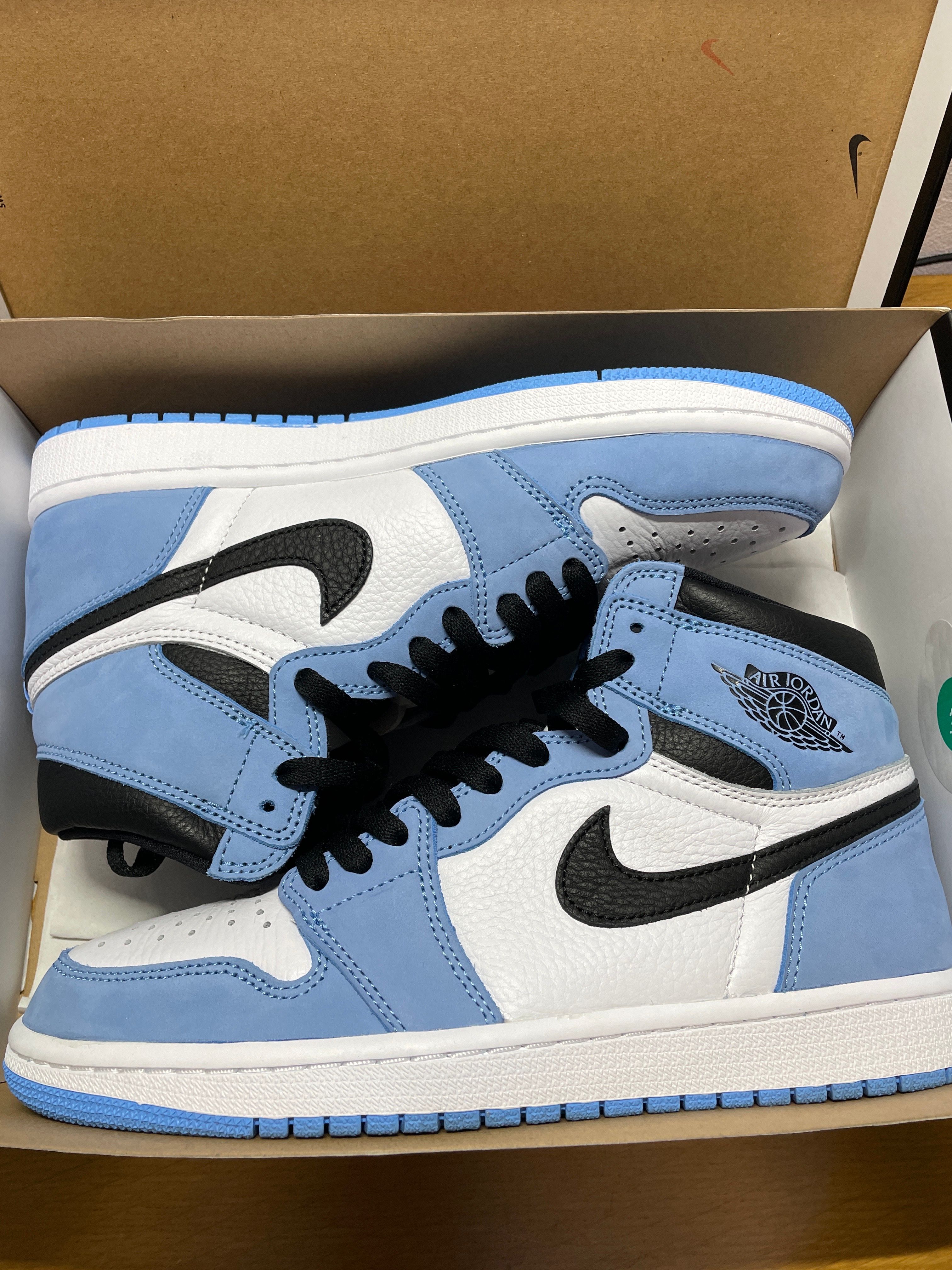 Nike Air Jordan 1 High OG "University Blue"