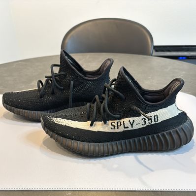 adidas YEEZY Boost 350 V2 "Oreo"