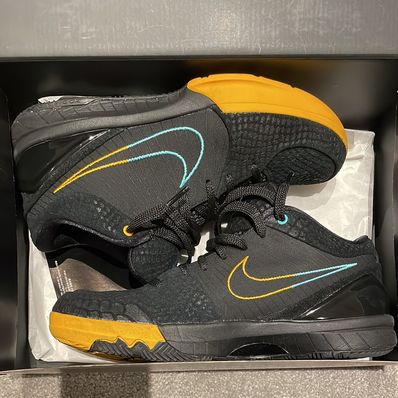 NIKE ZOOM KOBE 4 PROTRO "BLACK SNAKE TEXTURE"