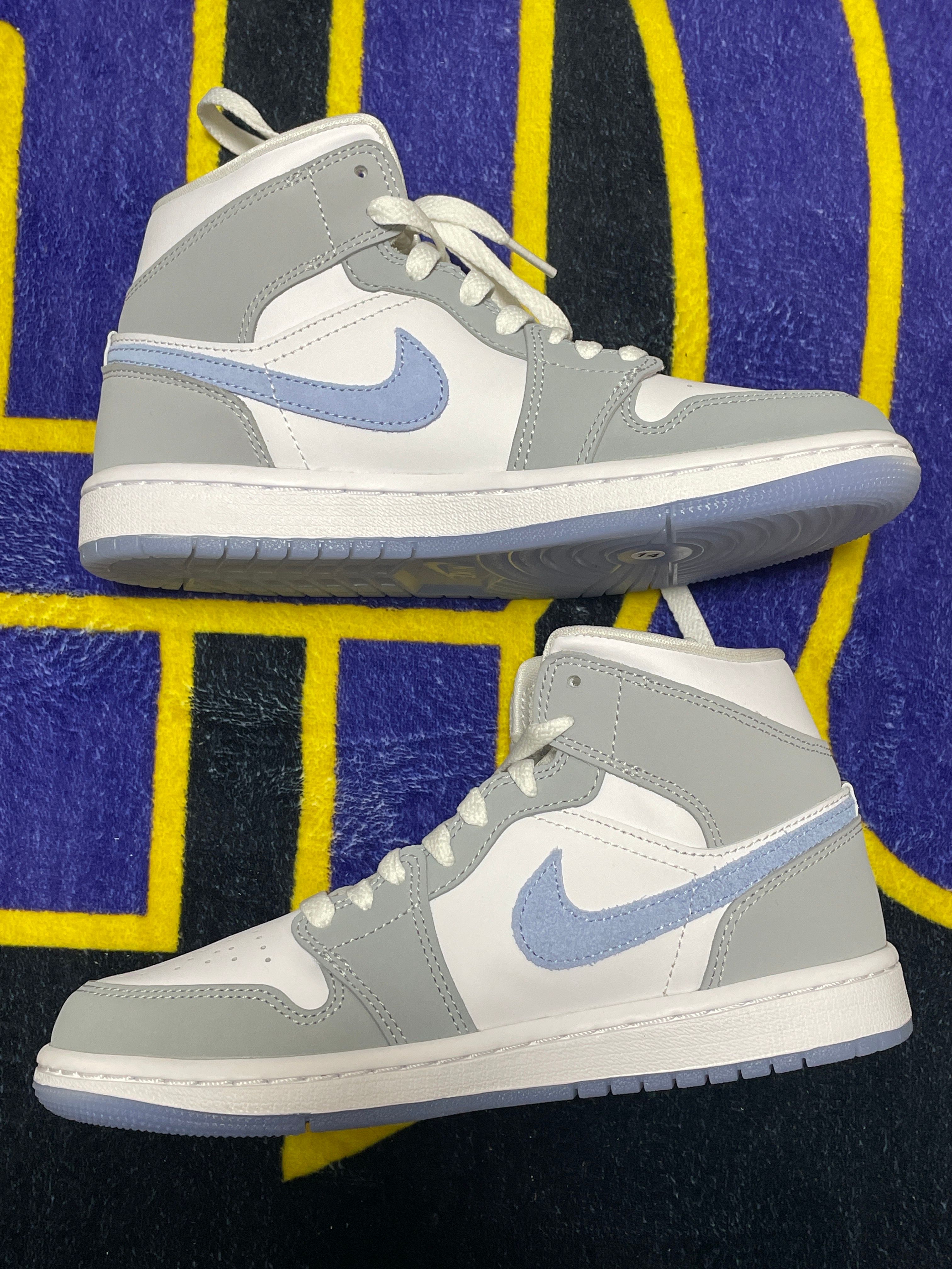 Nike Women's Air Jordan 1 Mid "Wolf Grey"
