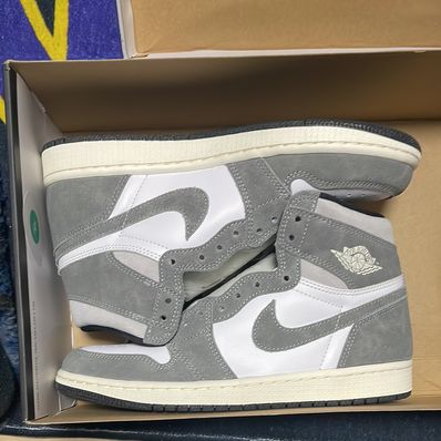 Nike Air Jordan 1 Retro High OG "Black and Smoke Grey"