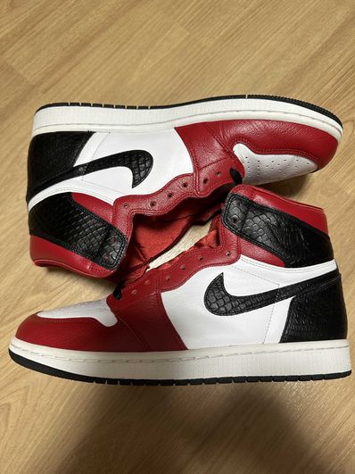 Nike Women's Air Jordan 1 High OG "Satin Red"