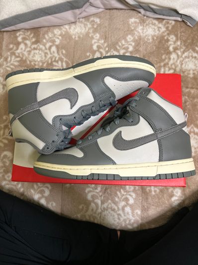 Nike Dunk High Retro SE Vintage "Light Bone and Tumbled Grey"