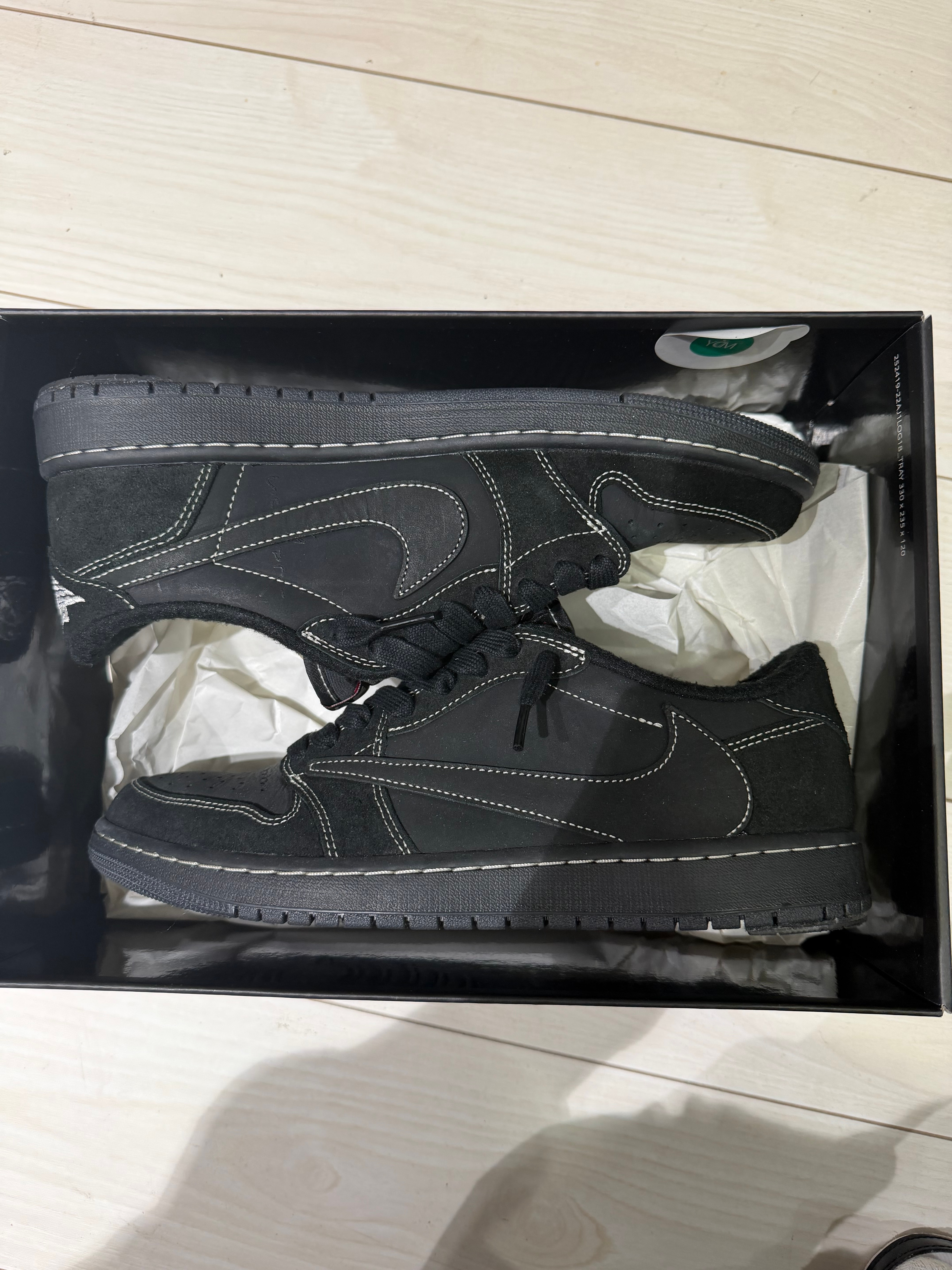 トラヴィススコット × ナイキ エアジョーダン1 ロー OG SP "ブラック ファントム"