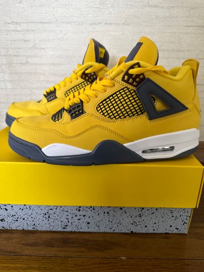 Nike Air Jordan 4 "Tour Yellow"