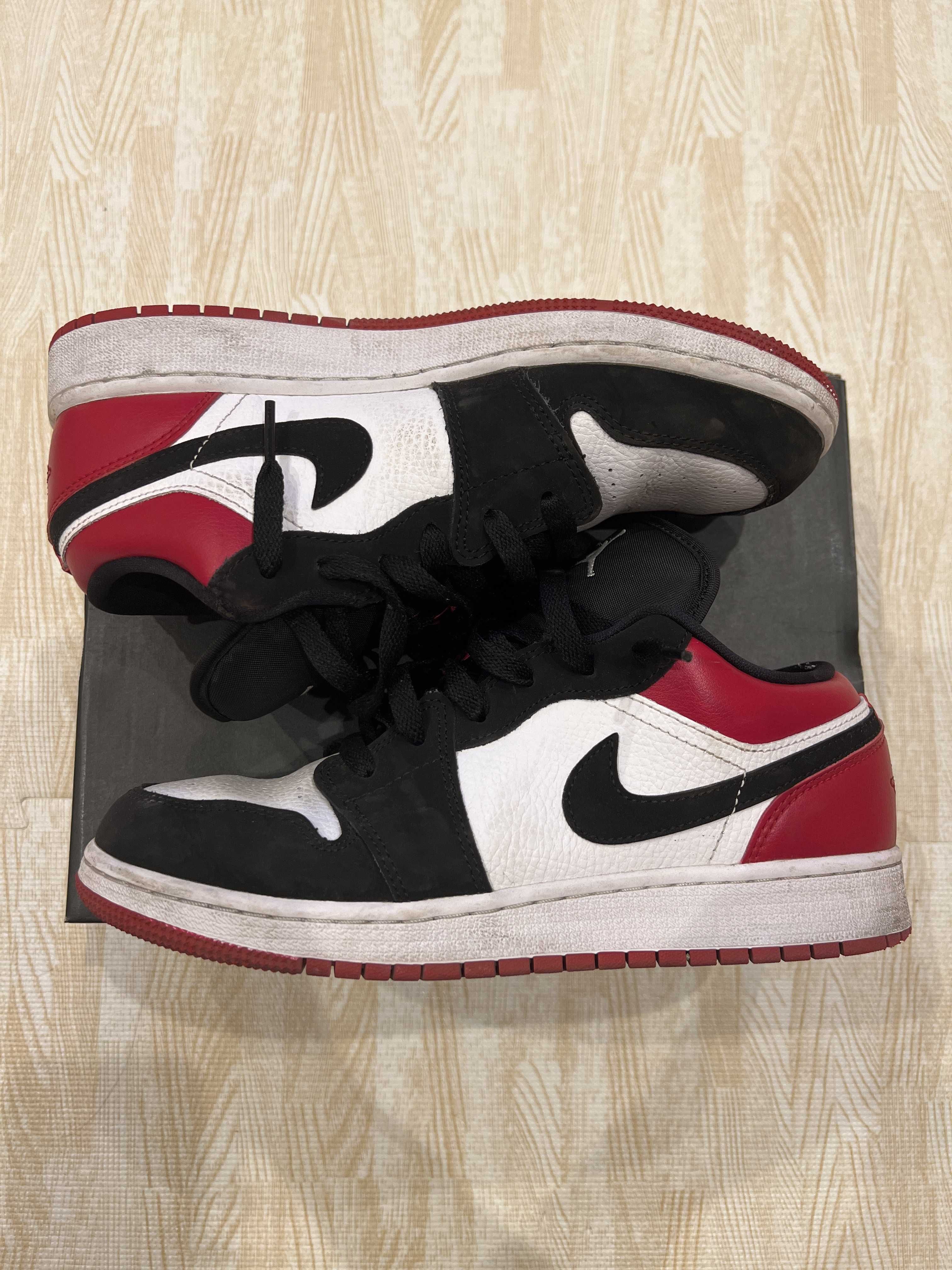 Nike GS Air Jordan 1 Low "Black Toe"