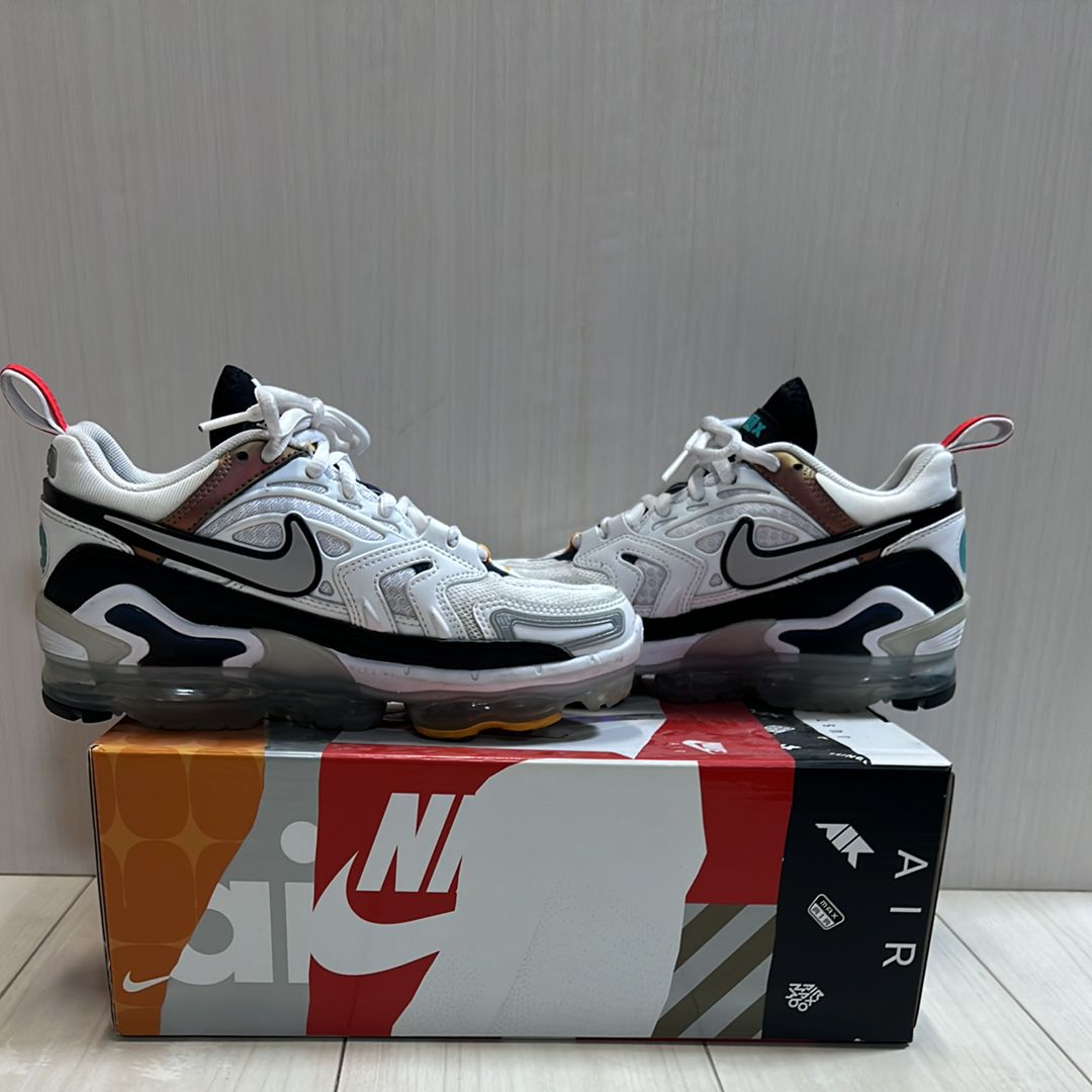 NIKE Women's AIR VAPORMAX EVO "TECH GREY"