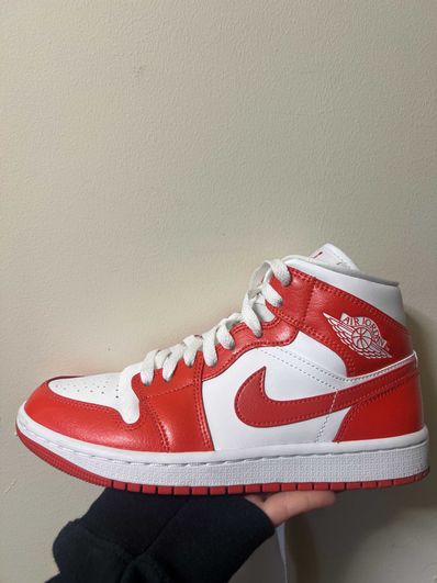 NIKE Women's AIR JORDAN 1 MID "WHITE/HABANERO RED"