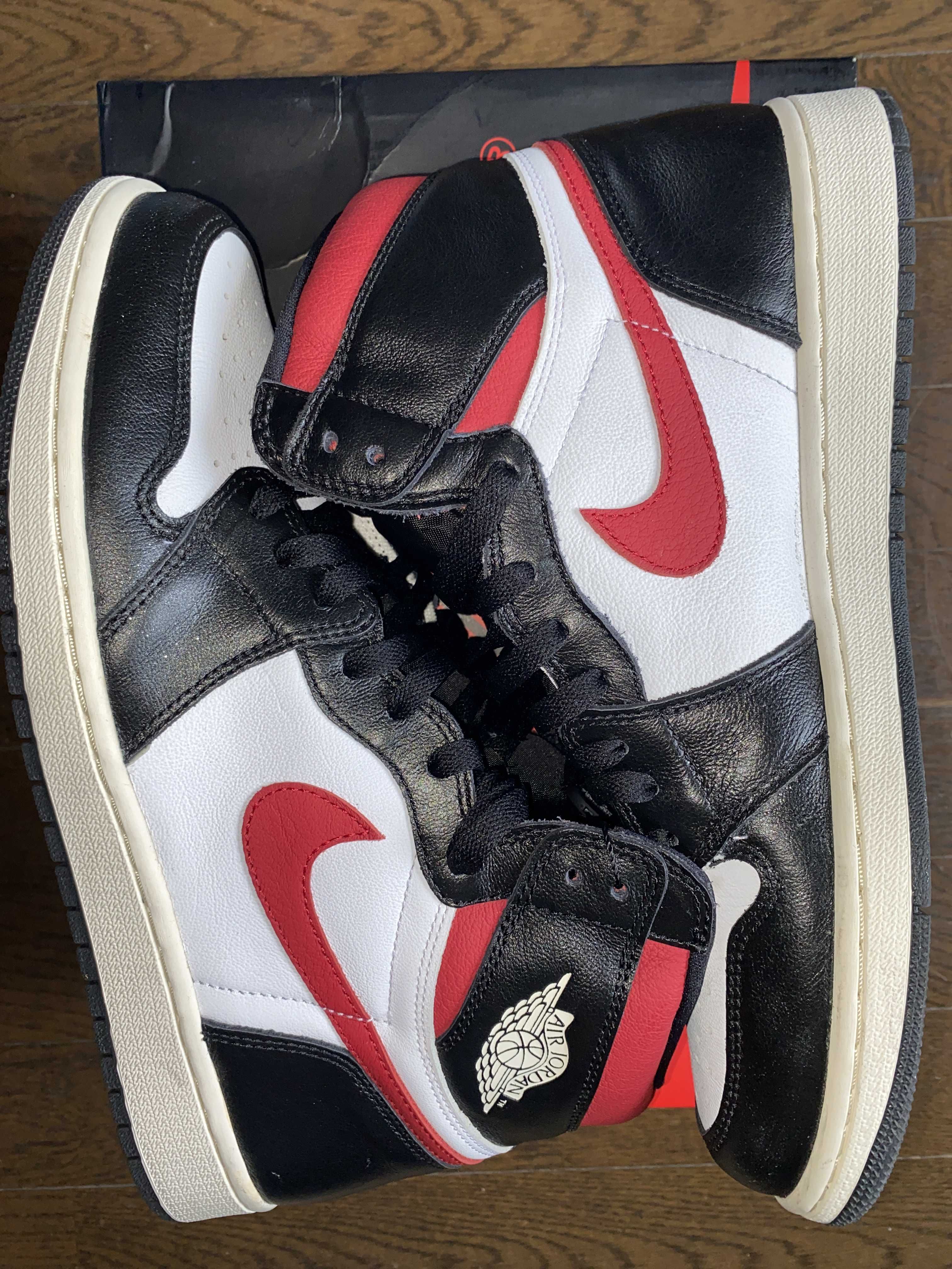 Nike Air Jordan 1 Retro High "Black/White/Sail/Gym Red"