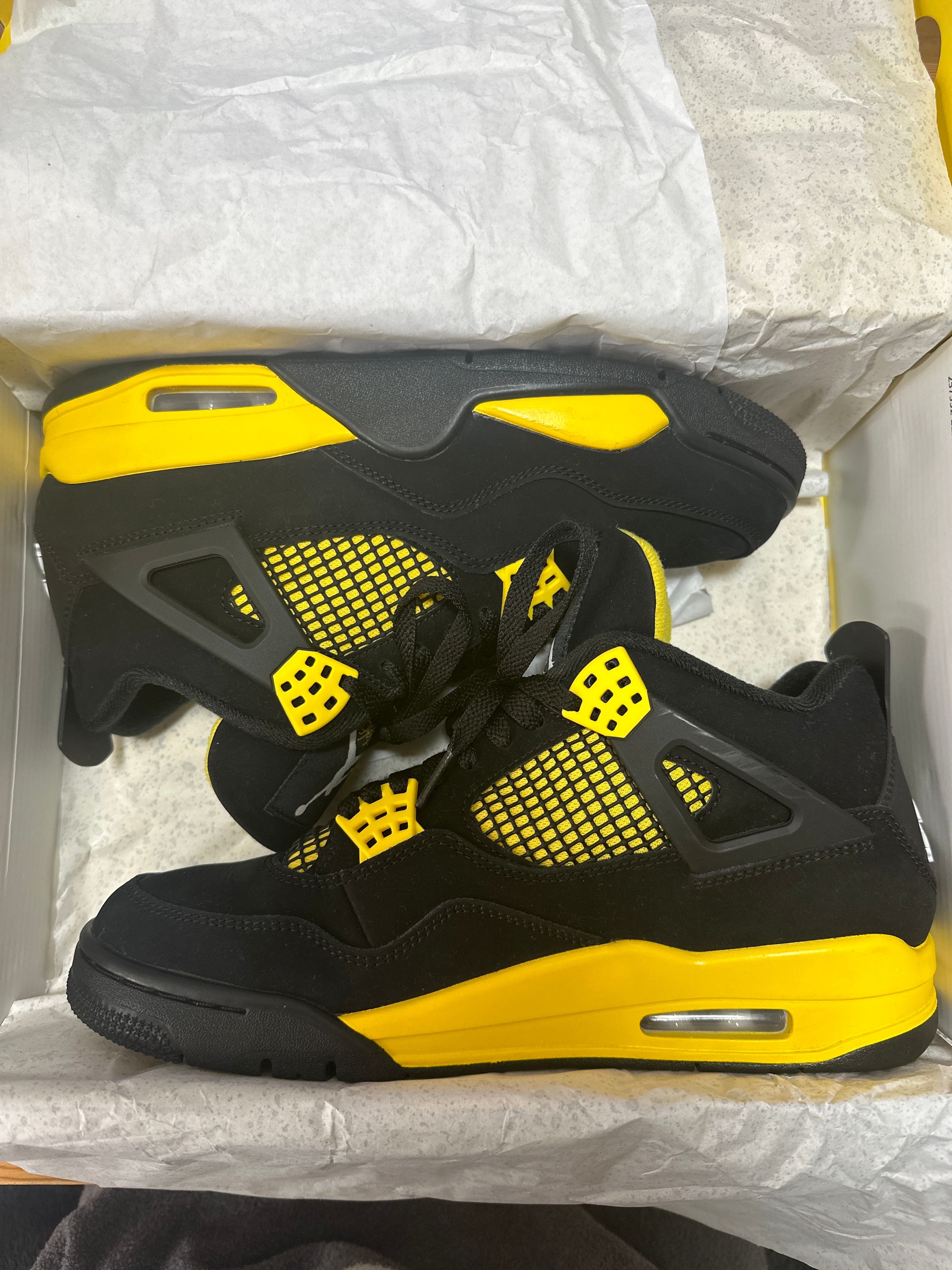 Nike Air Jordan 4 Retro "Thunder"(2023)