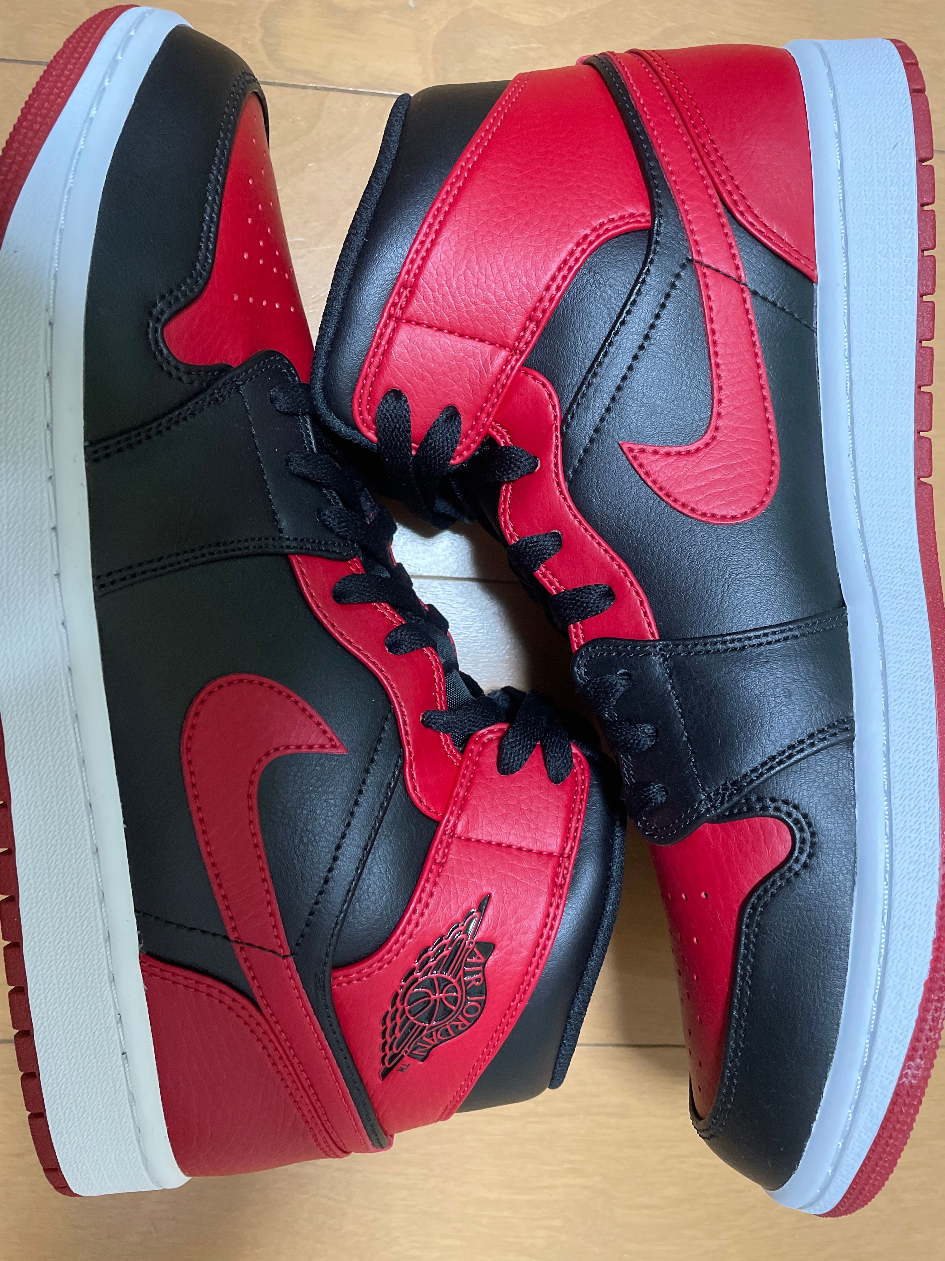 Nike Air Jordan 1 Mid "Bred"