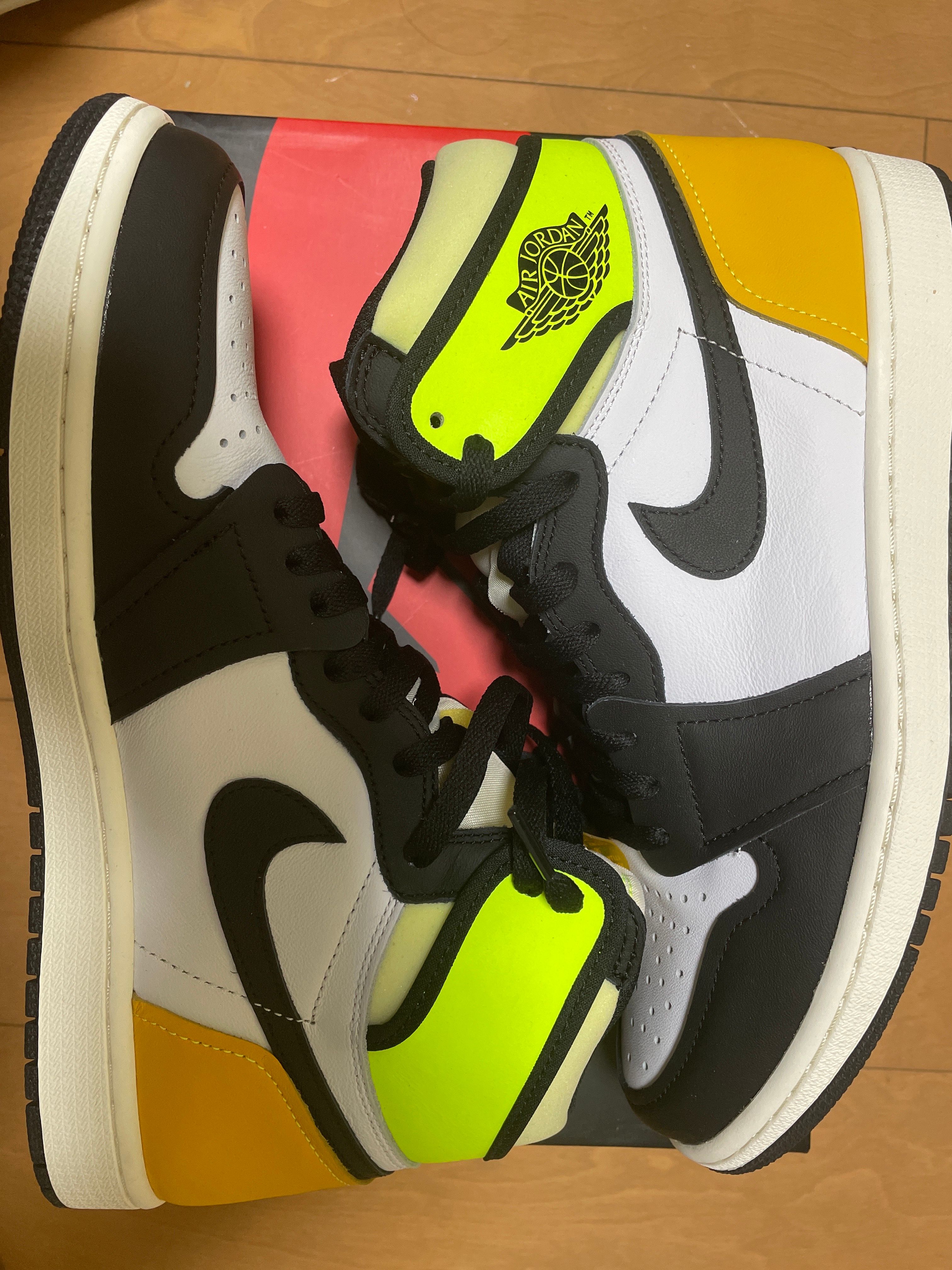 Nike Air Jordan 1 High OG "Volt Gold"