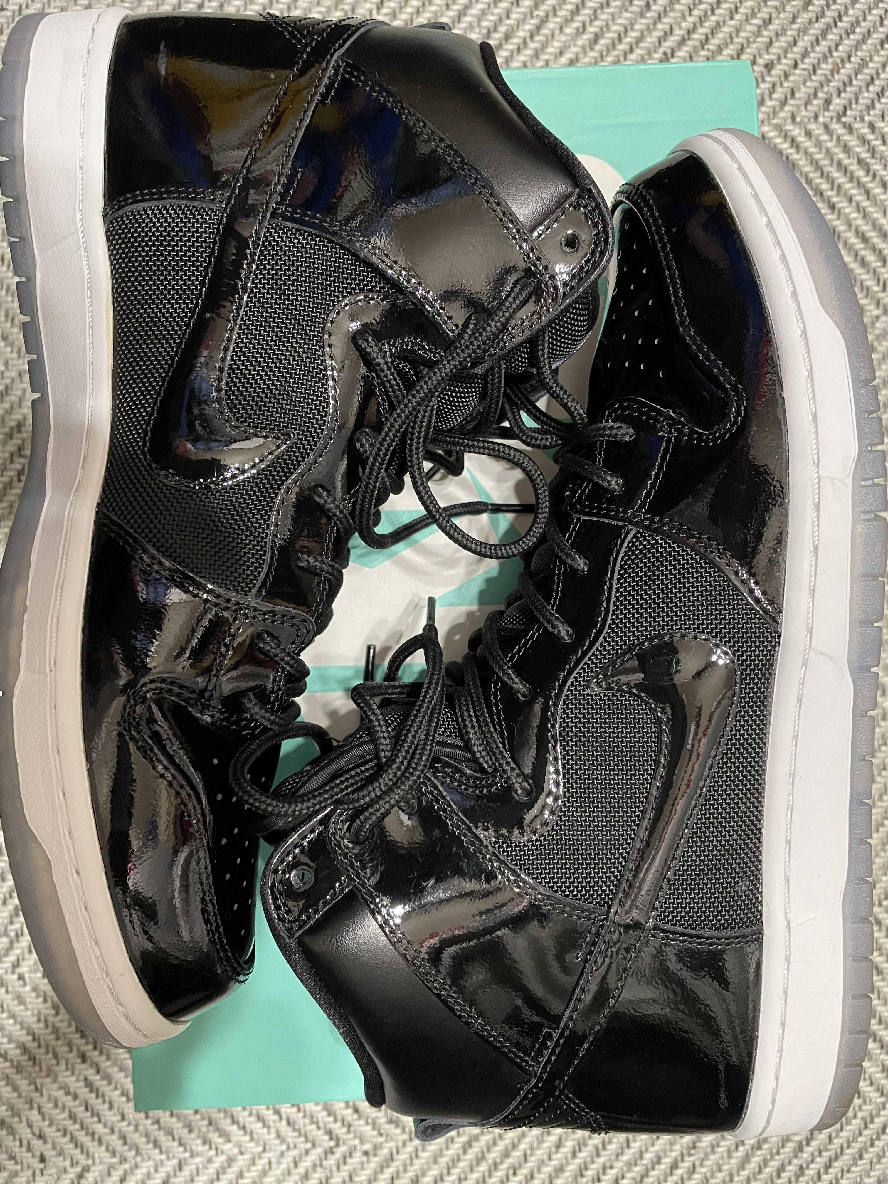 Nike SB Dunk High "Space Jam"