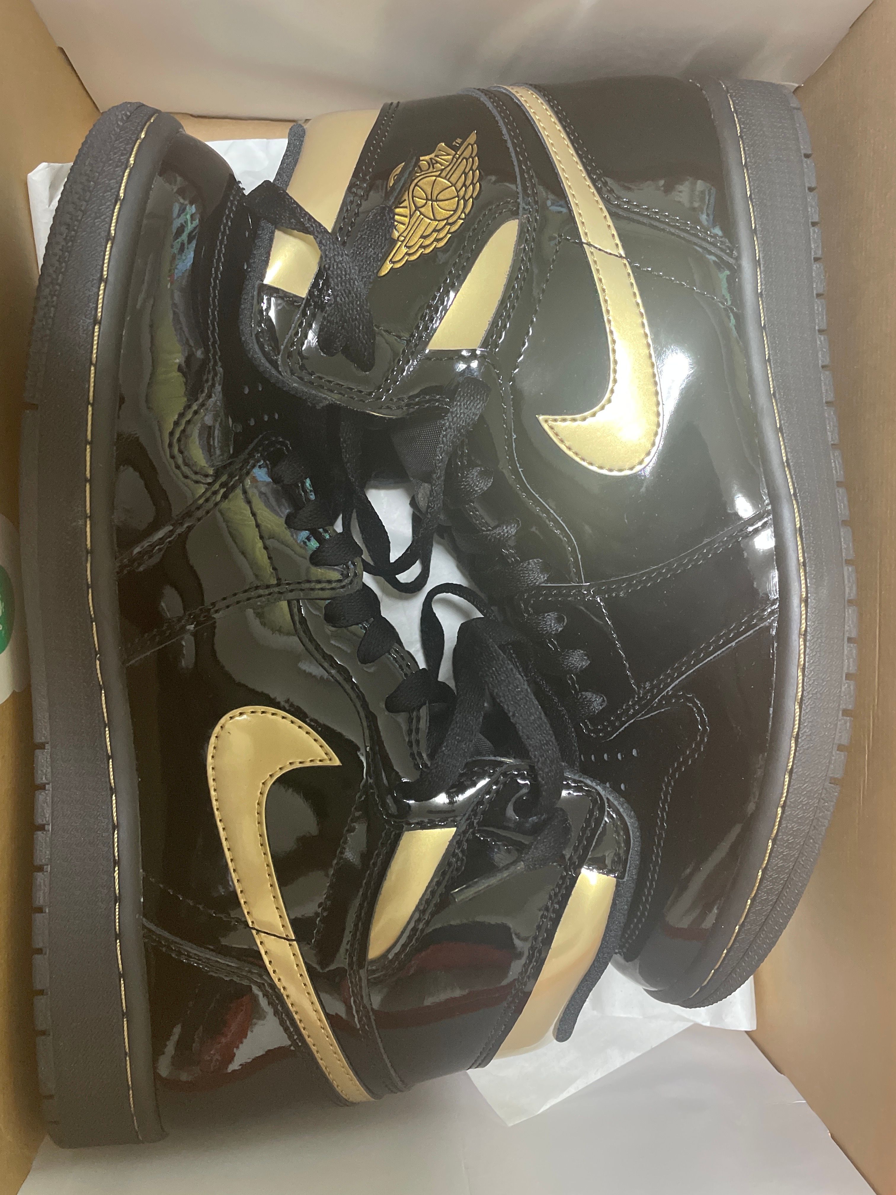 Nike Air Jordan 1 High OG "Black-Metalic Gold"