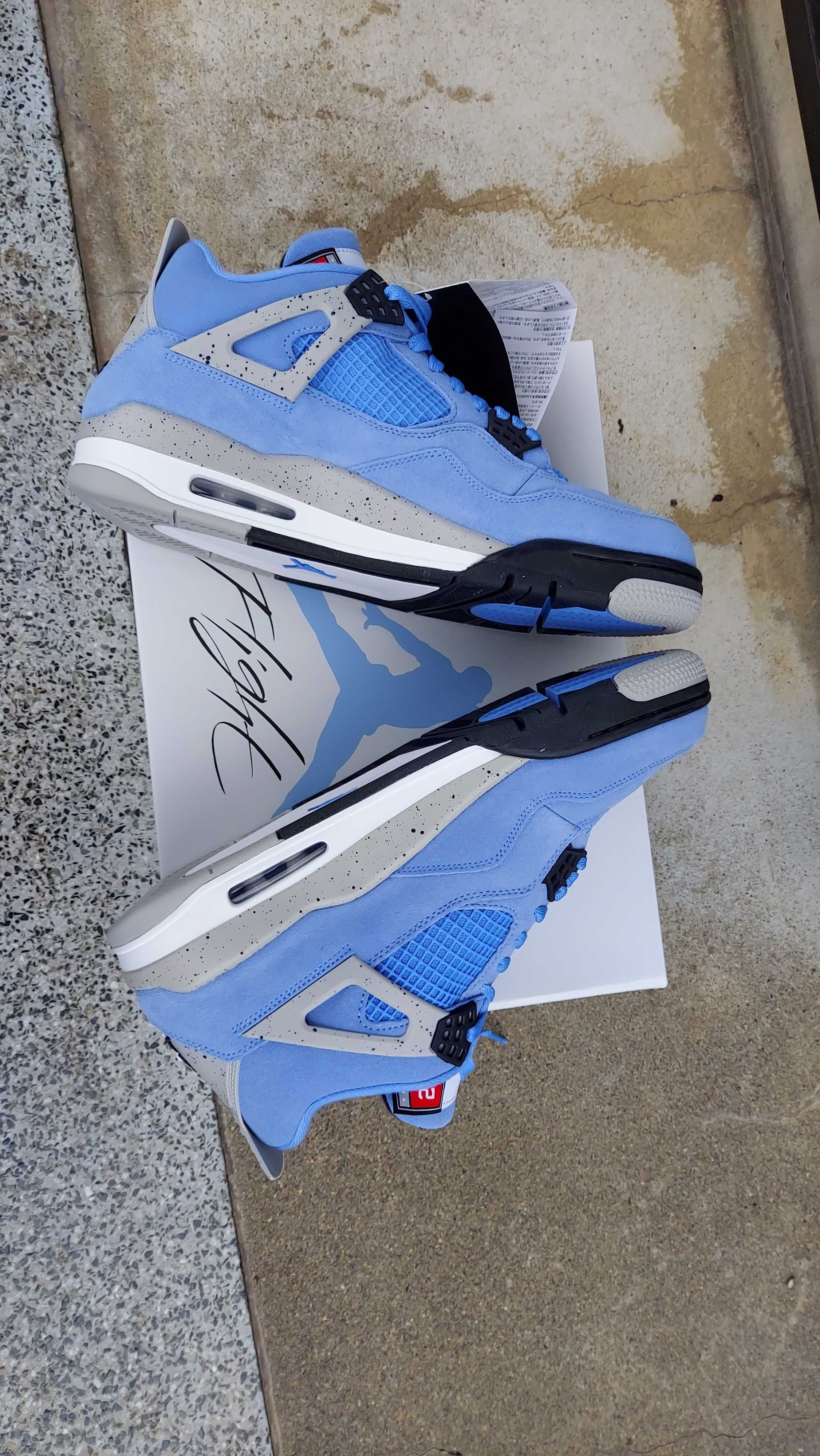 Nike Air Jordan 4 "University Blue"