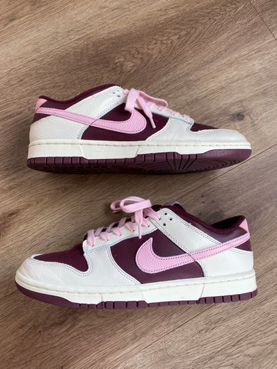 Nike Dunk Low "Valentine’s Day" (2023)