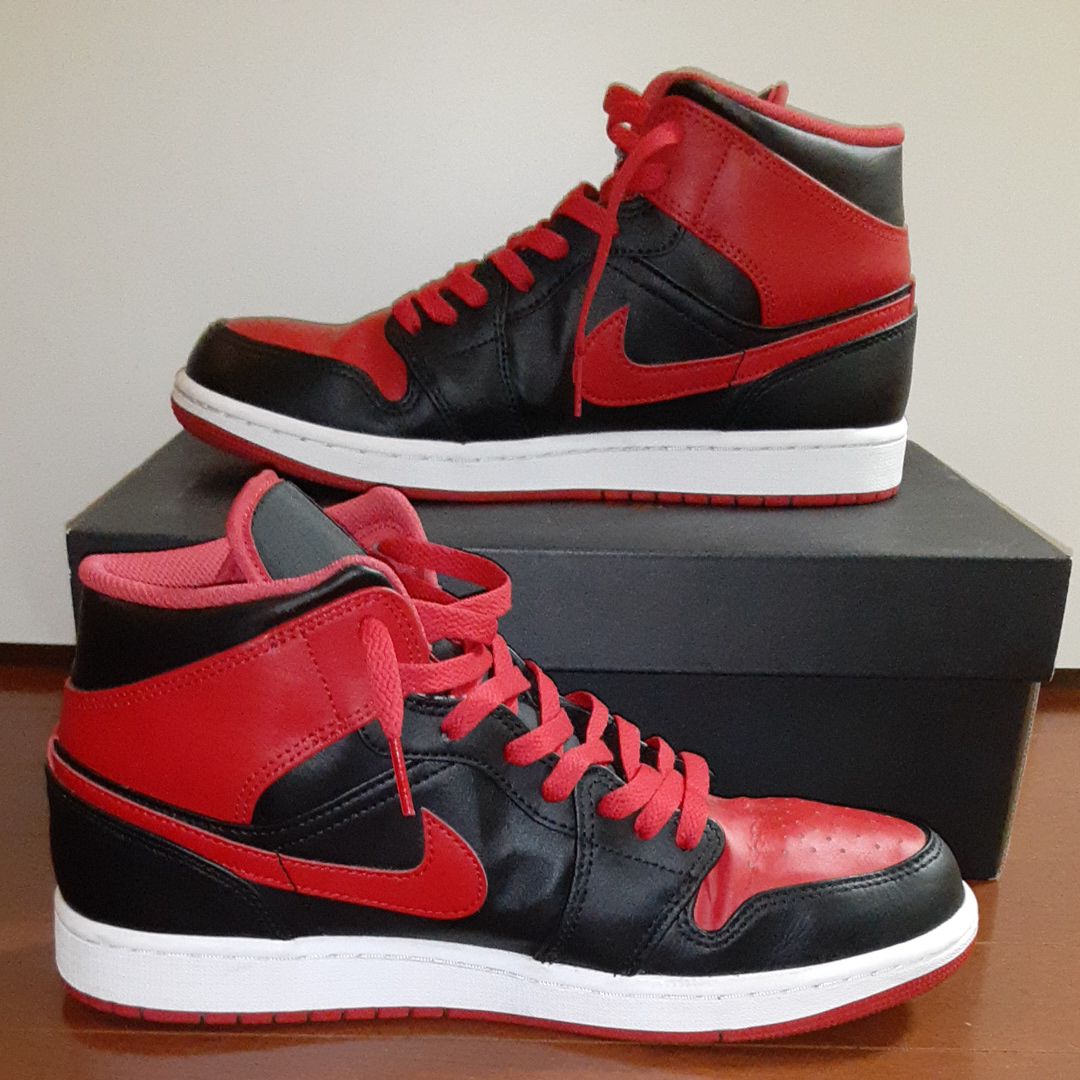 Nike Air Jordan 1 Mid "Bred Toe"
