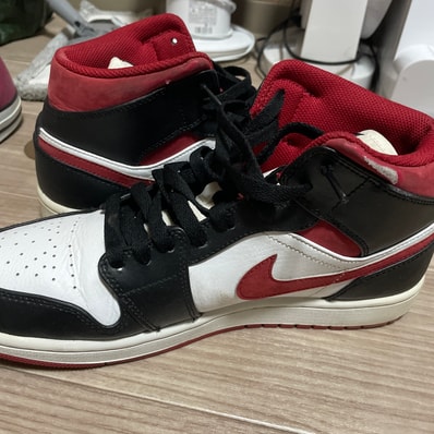 Nike Air Jordan 1 Mid "White/Gym Red Black"