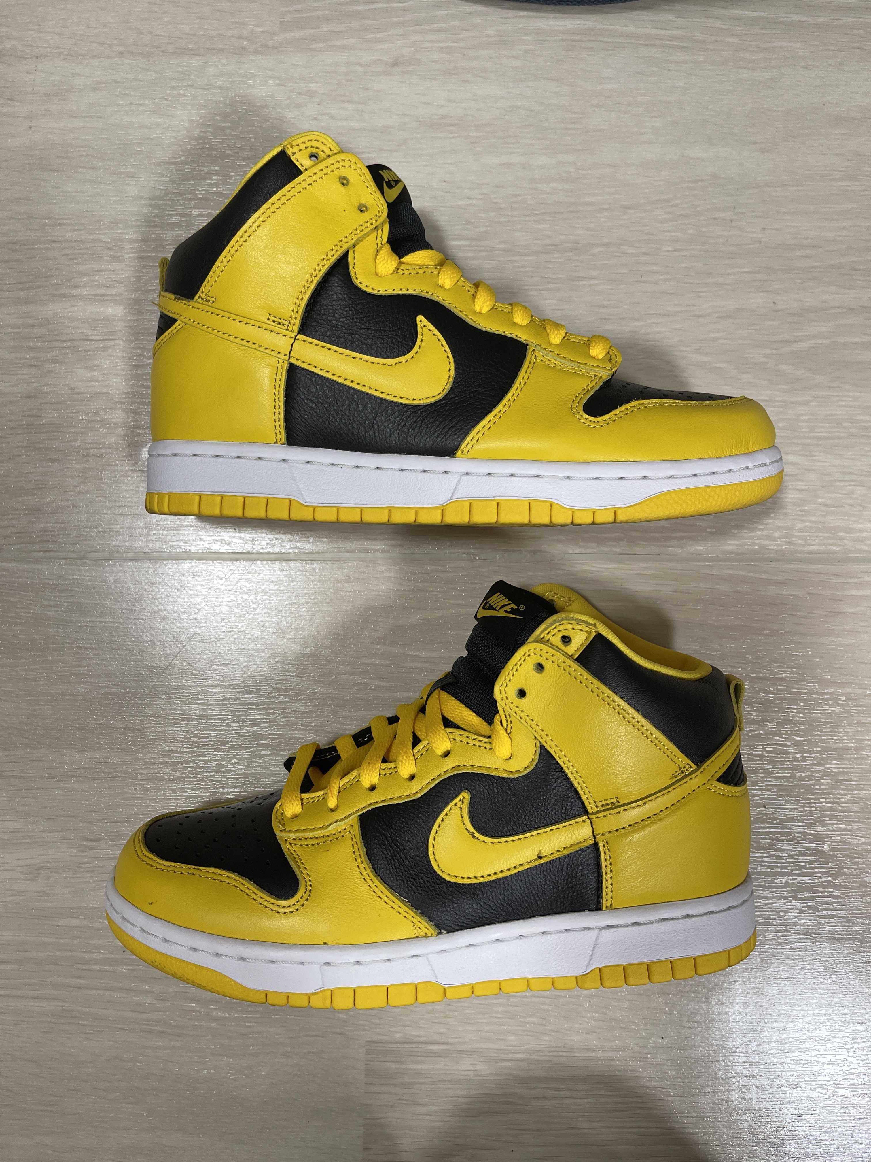 Nike Dunk High "Black/Varsity Maize"