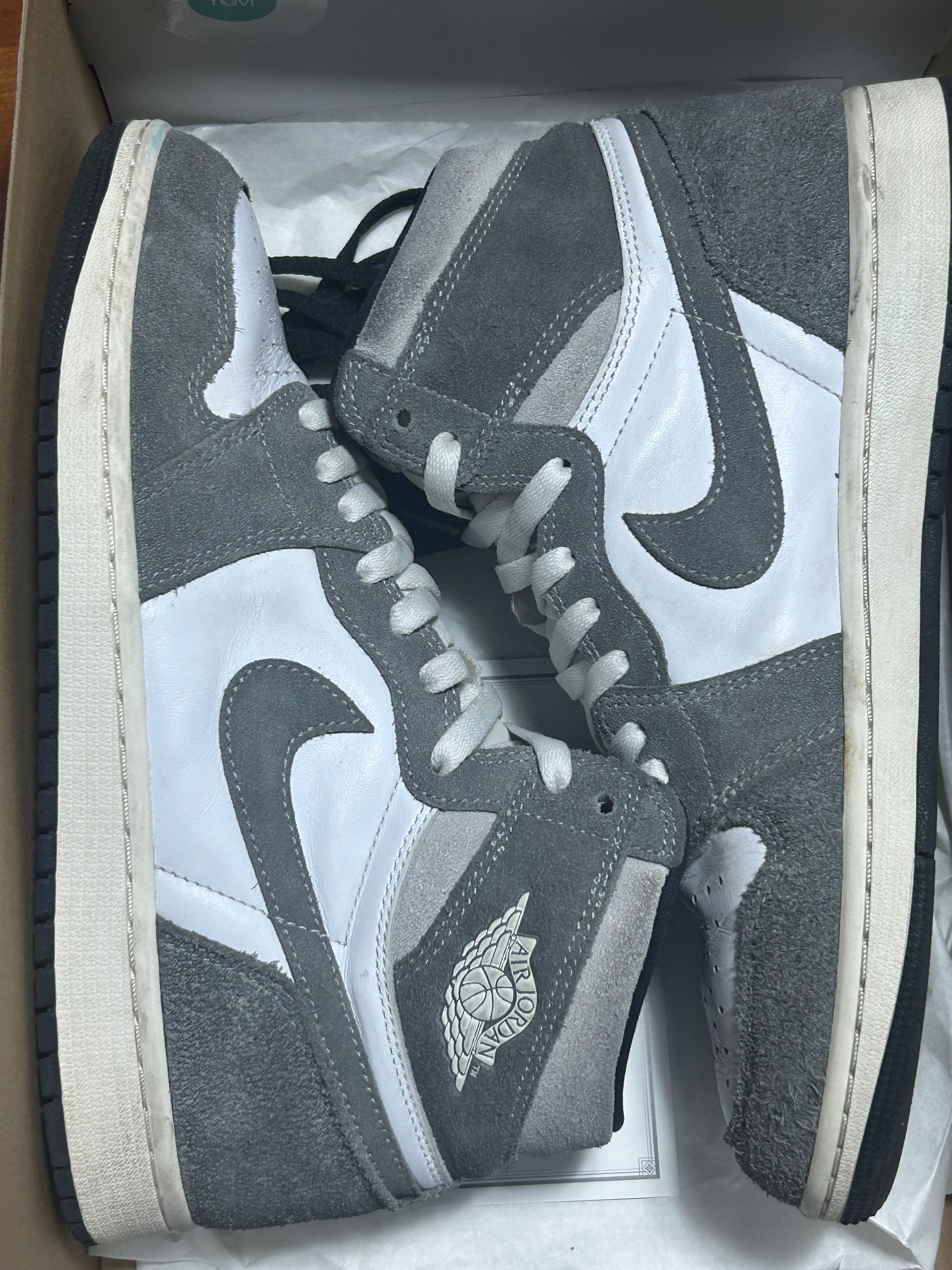 Nike Air Jordan 1 Retro High OG "Black and Smoke Grey"