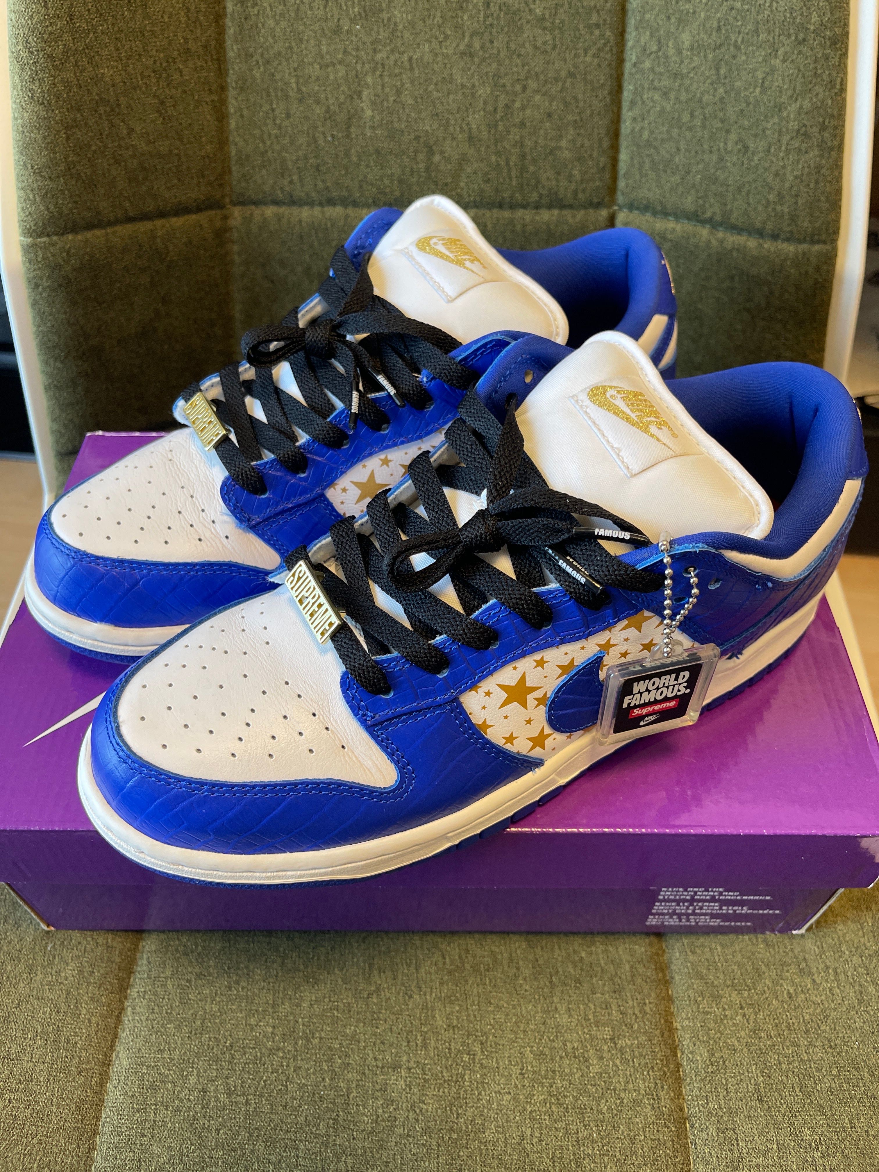 Supreme × Nike SB Dunk Low OG QS Gold Stars "White/Hyper Blue"