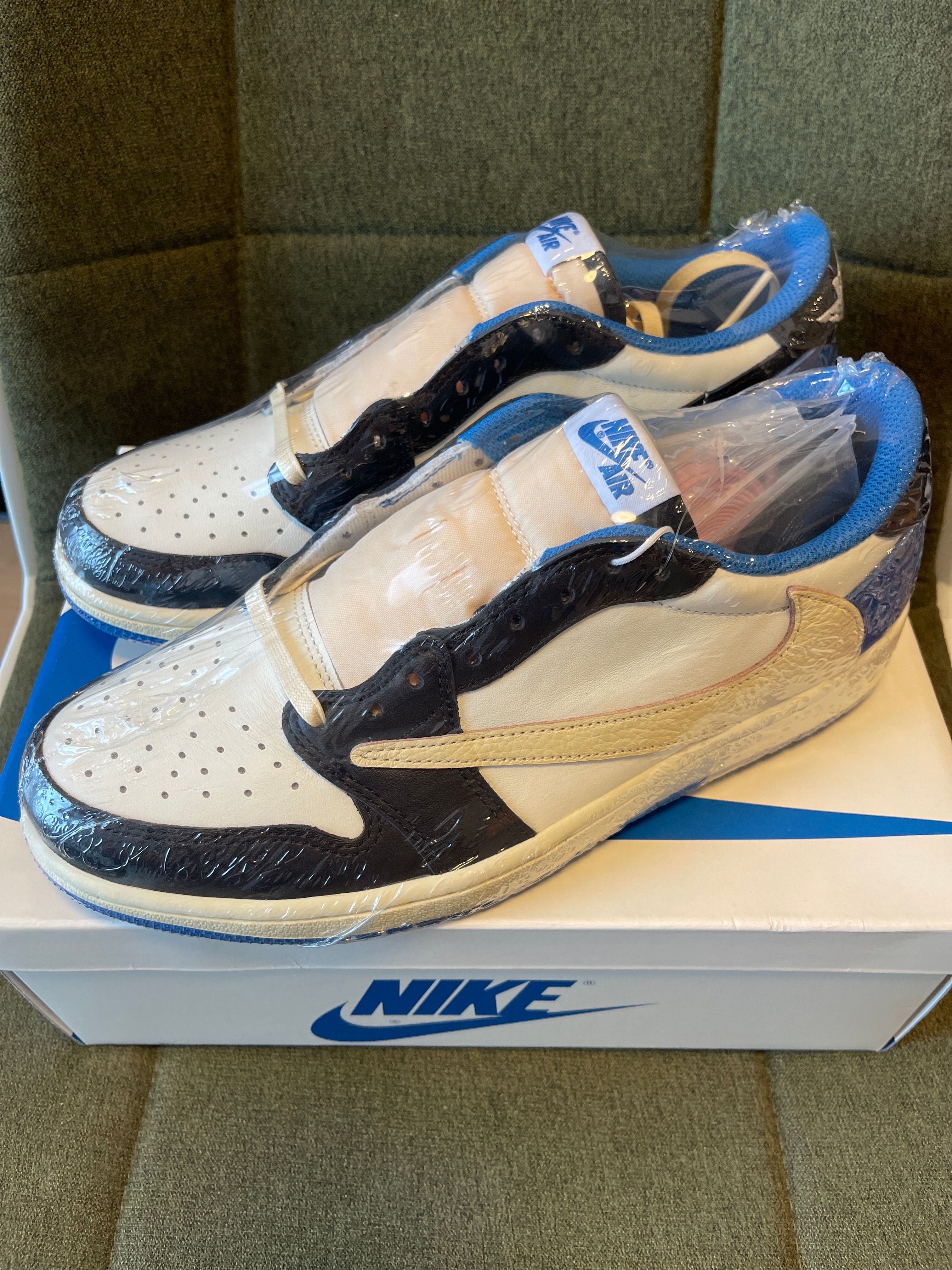 Travis Scott × fragment design × Nike Air Jordan 1 Low OG SP "Military Blue"