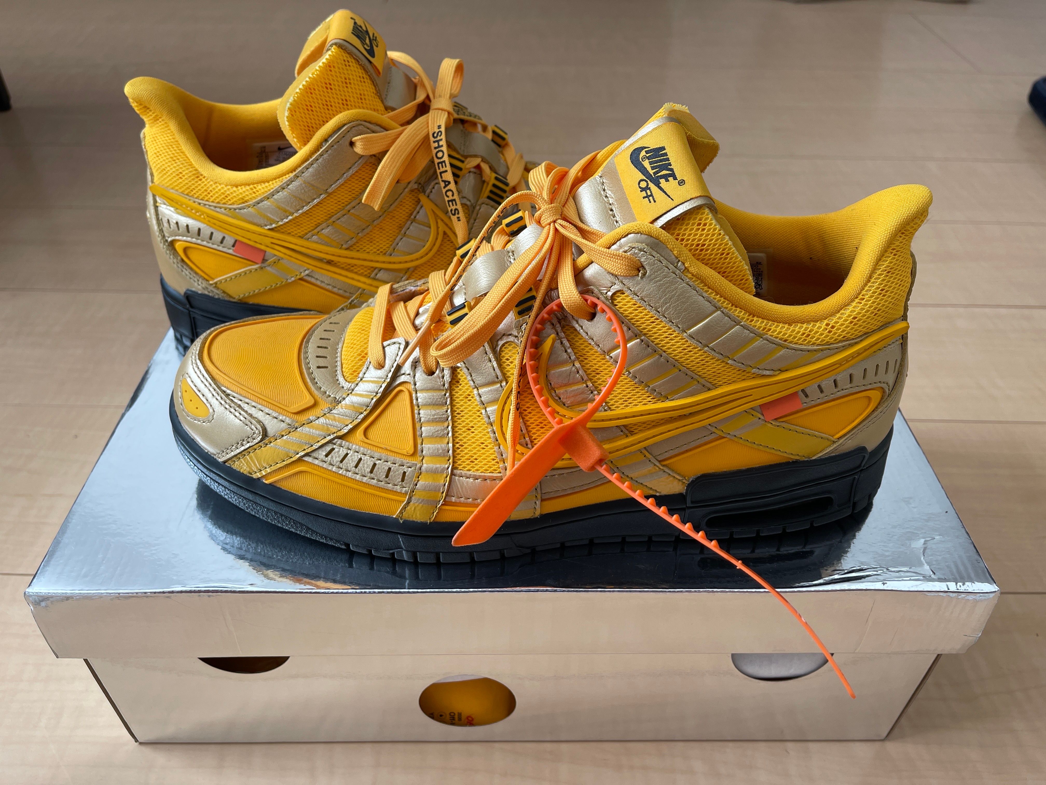 Off-White × Nike Air Rubber Dunk "University Gold"
