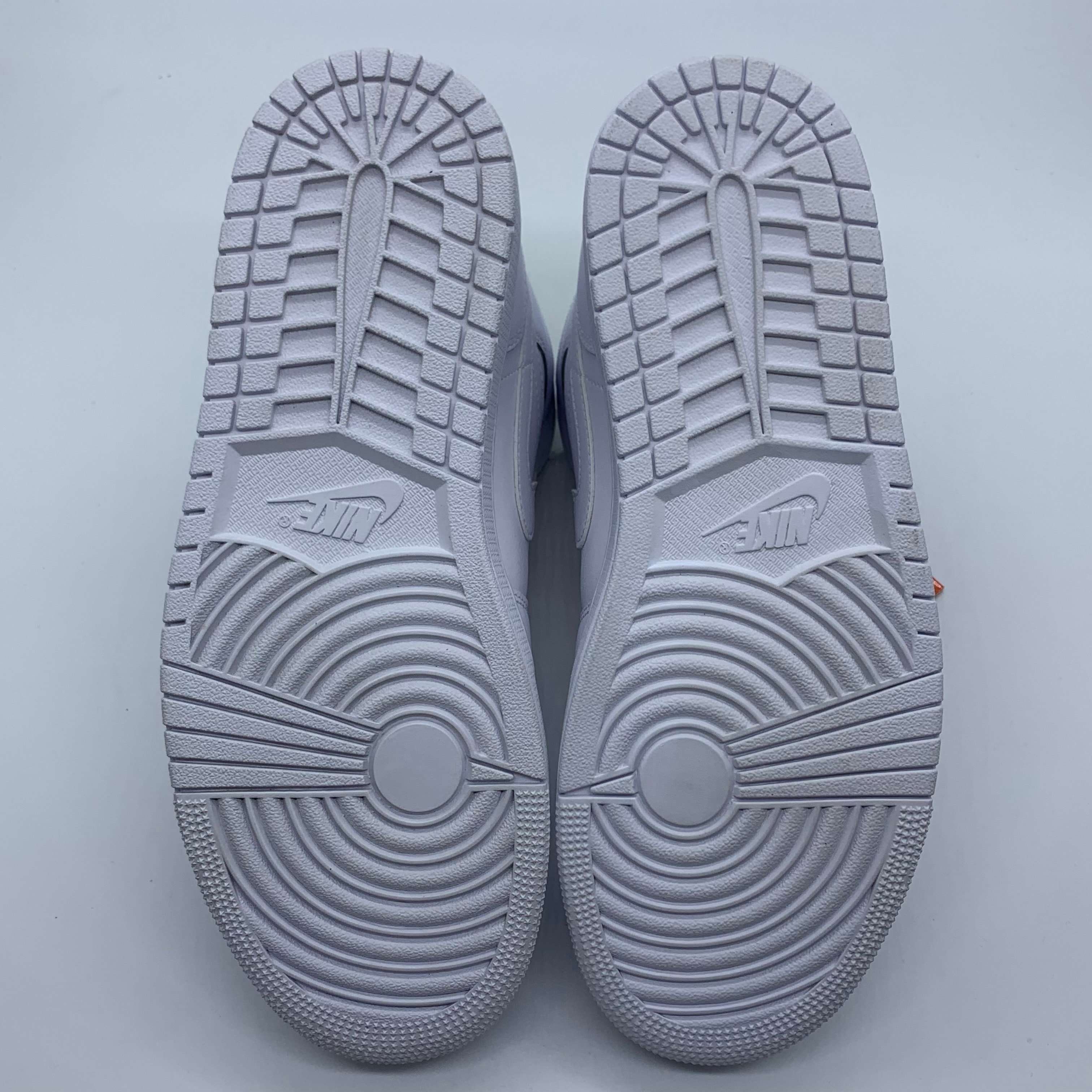 Nike Air Jordan 1 Mid "Triple White"