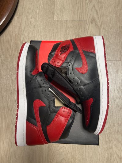 Nike Air Jordan 1 Retro High OG "Bred/Banned" (2016)