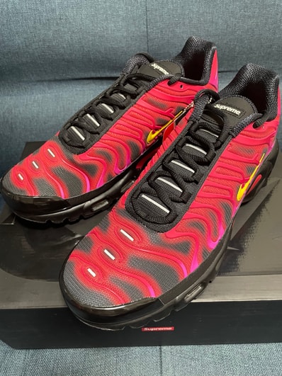 Supreme × Nike Air Max Plus "Hyper Grape"