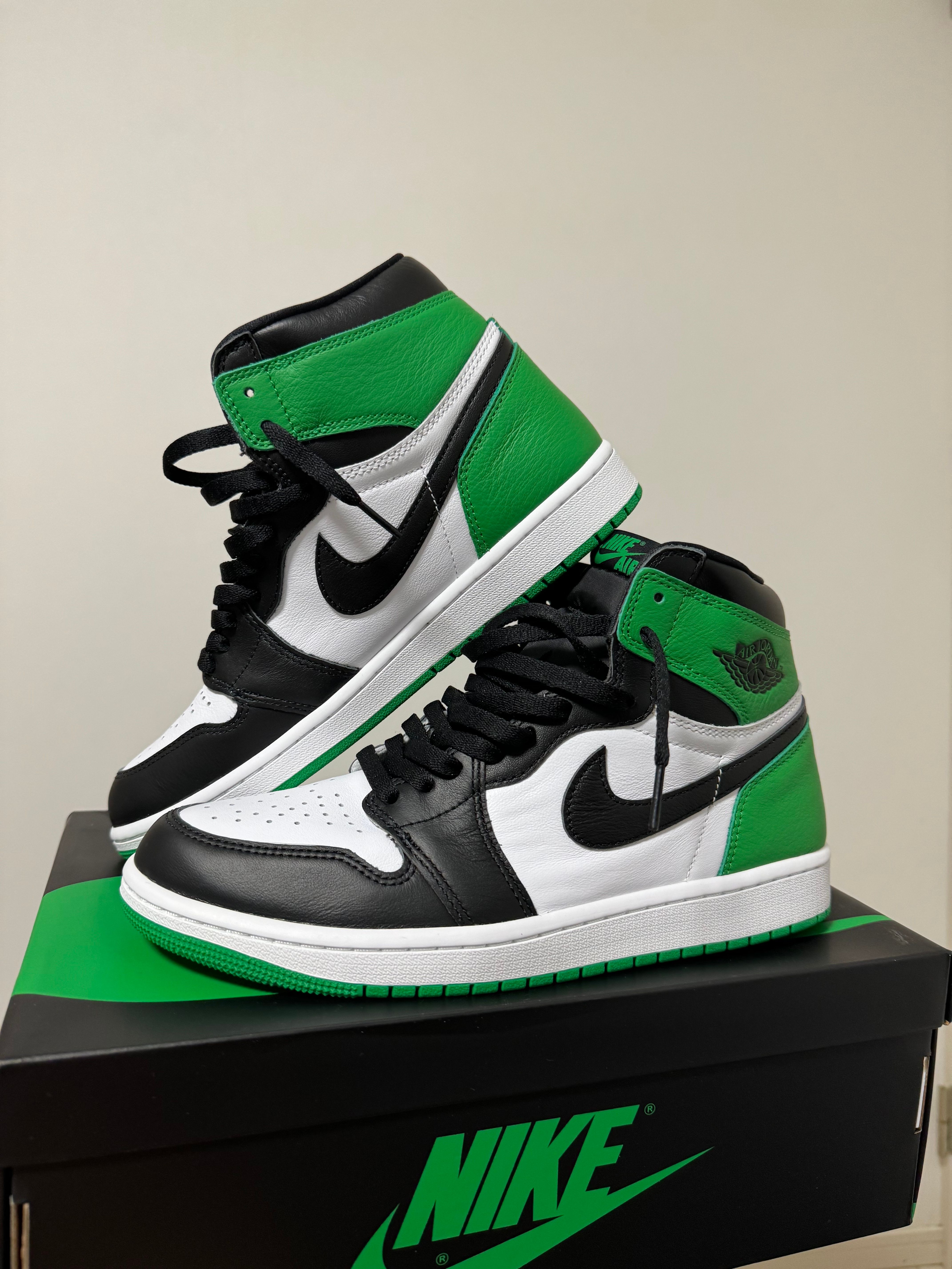 Nike Air Jordan 1 Retro High OG "Celtics/Black and Lucky Green" (2023)