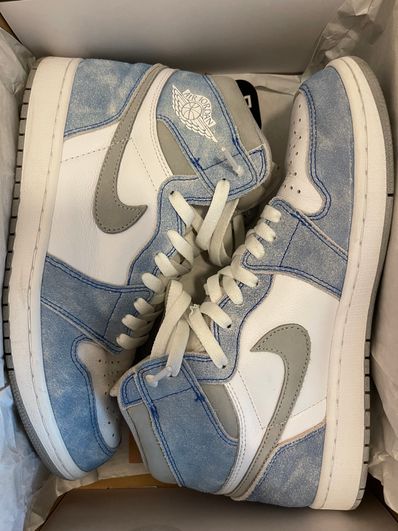Nike Air Jordan 1 High OG "Hyper Royal"