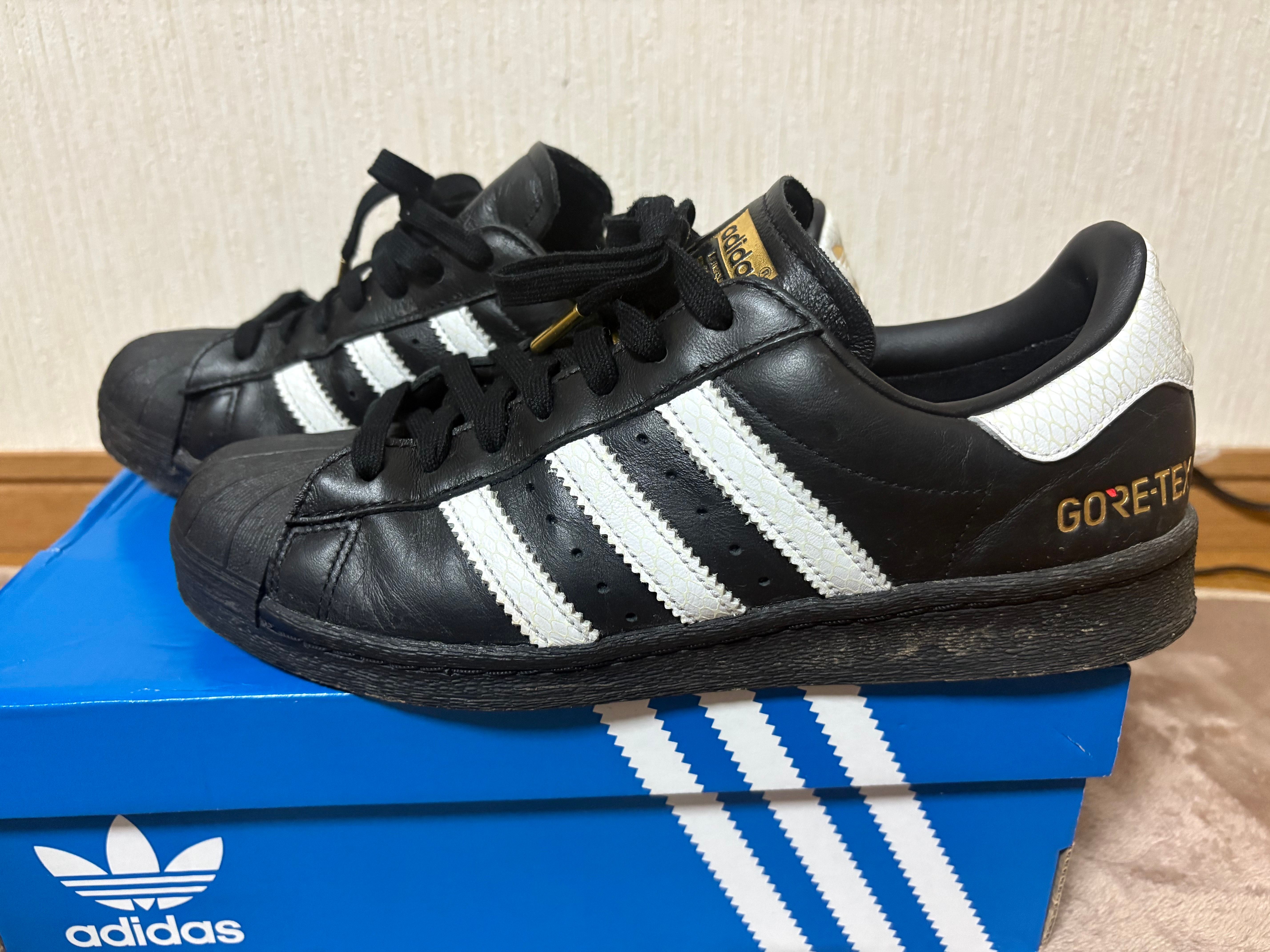 atmos Exclusive adidas Superstar 82 GORE-TEX "Core Black/Footwear White/Gold Metallic"