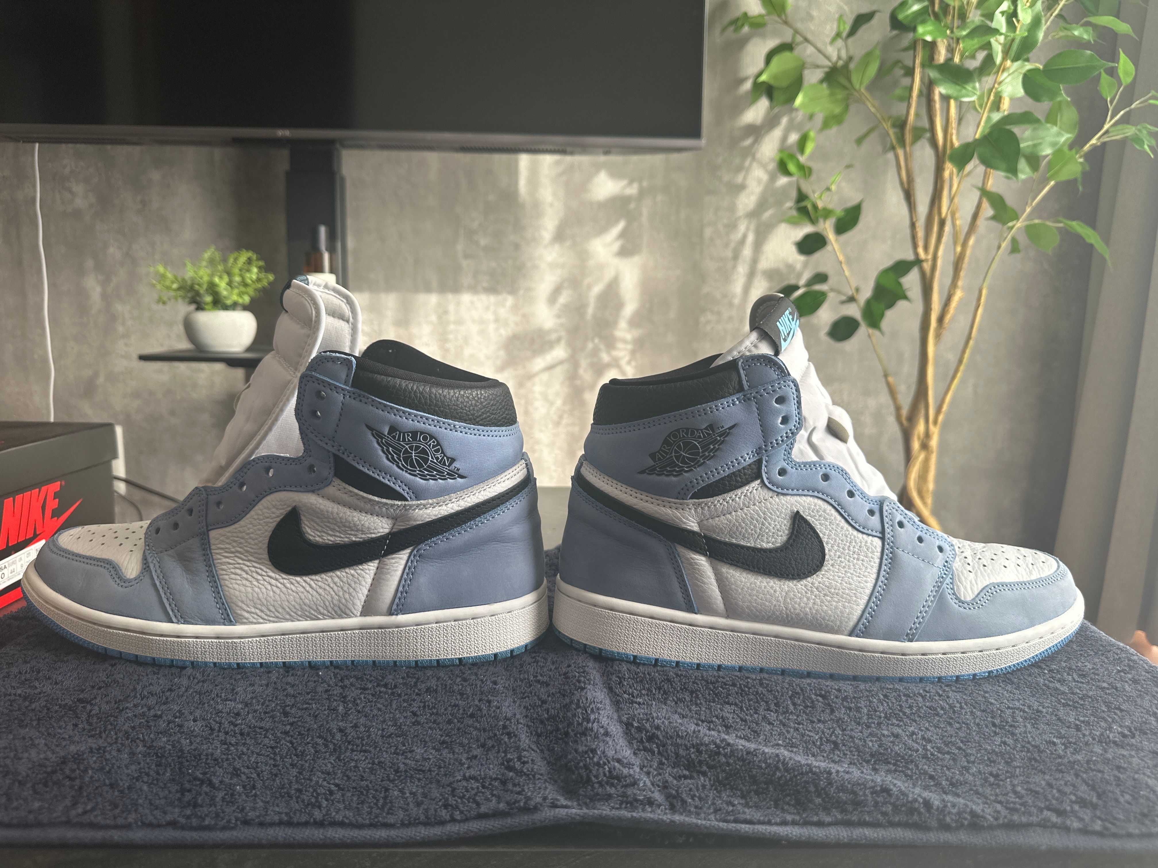 Nike Air Jordan 1 High OG "University Blue"