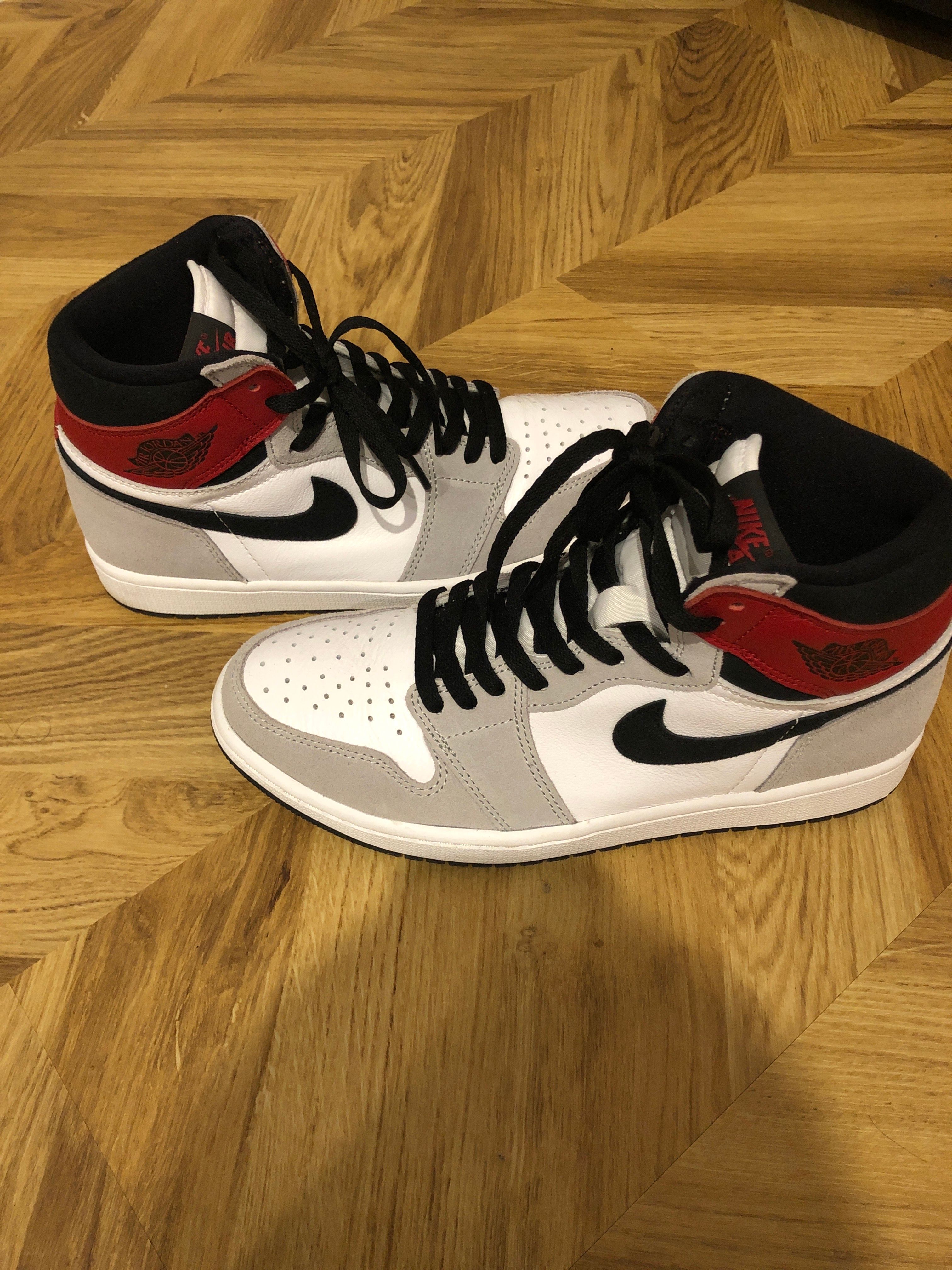 Nike Air Jordan 1 High OG "White/Black/Light Smoke Grey"