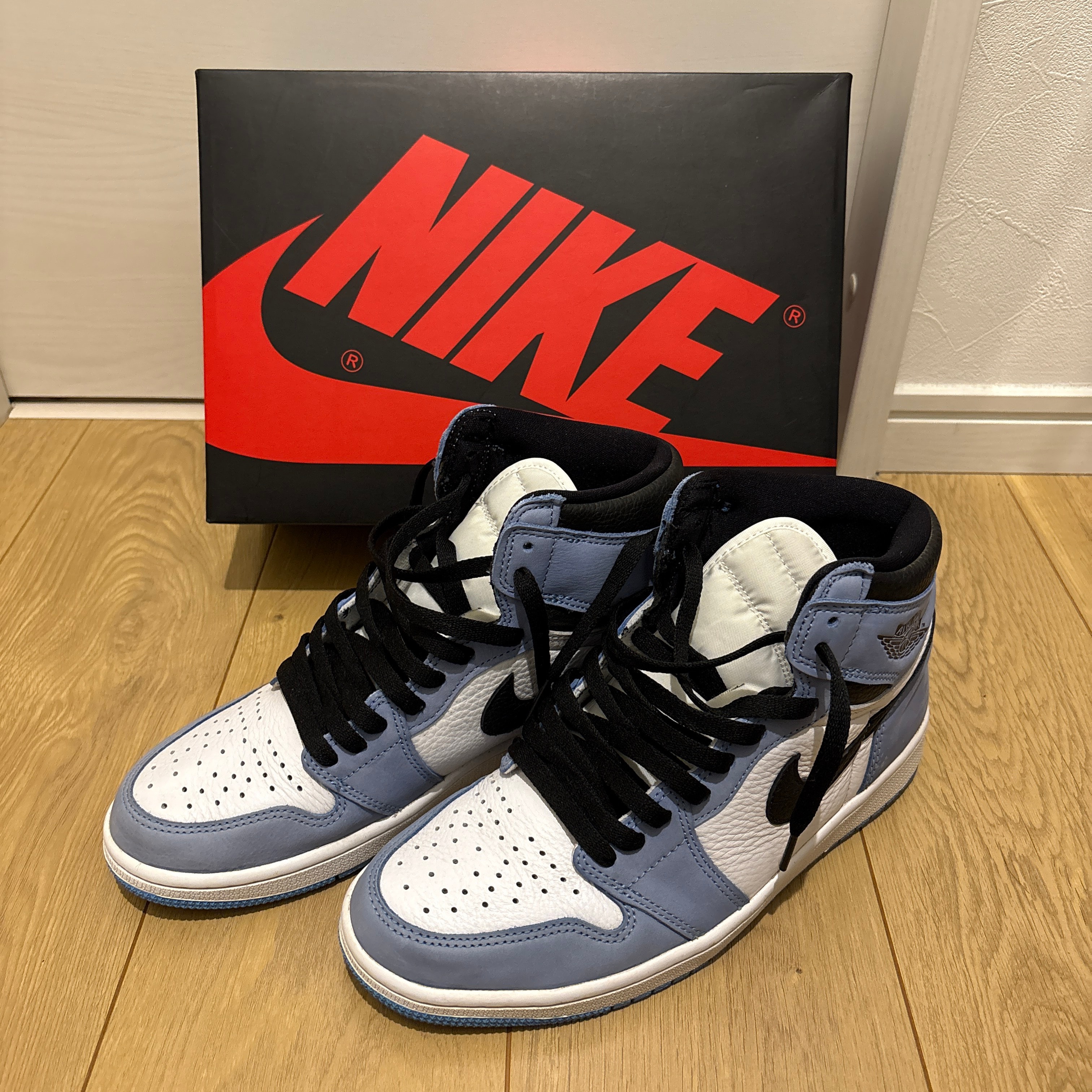 Nike Air Jordan 1 High OG "University Blue"
