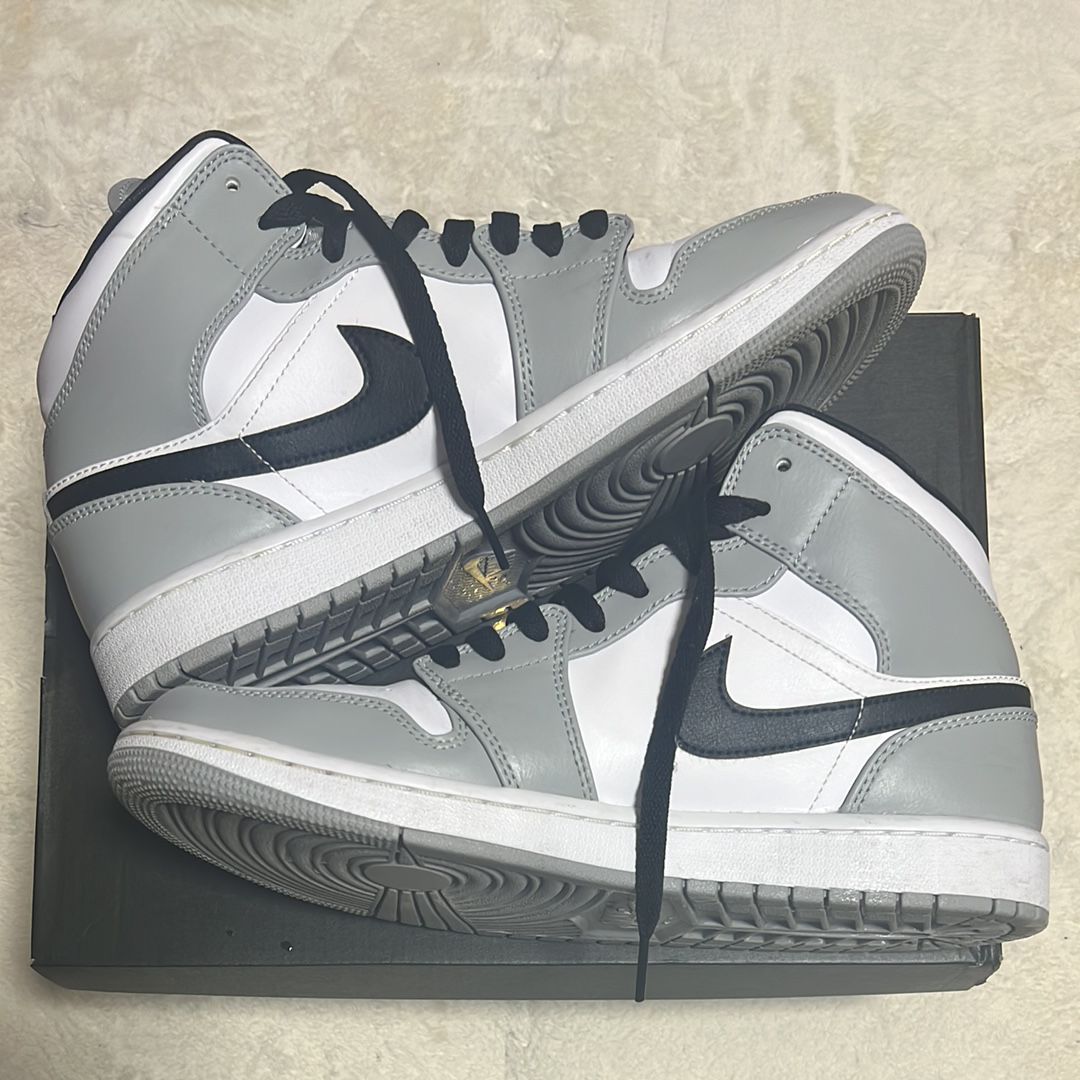Nike Air Jordan 1 Mid "Light Smoke Grey/White/Black"