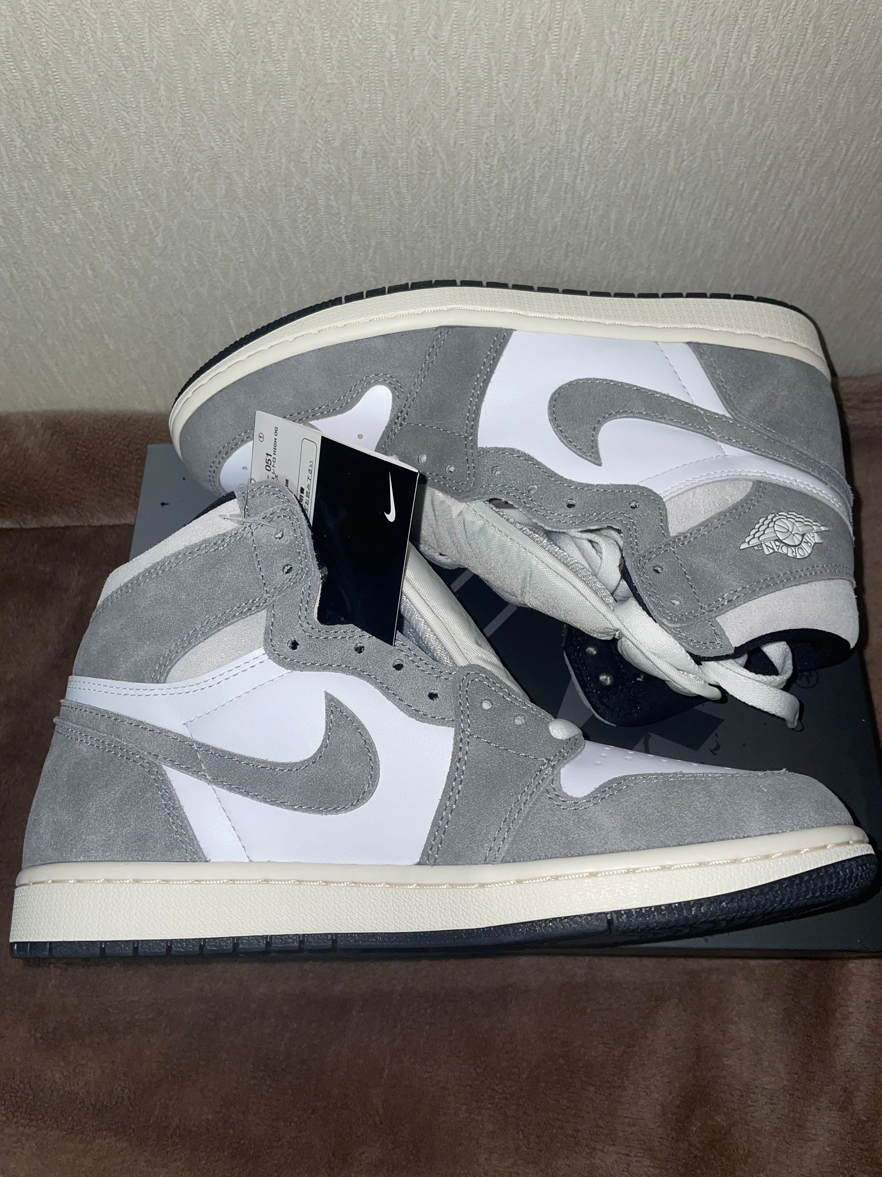 Nike Air Jordan 1 Retro High OG "Black and Smoke Grey"