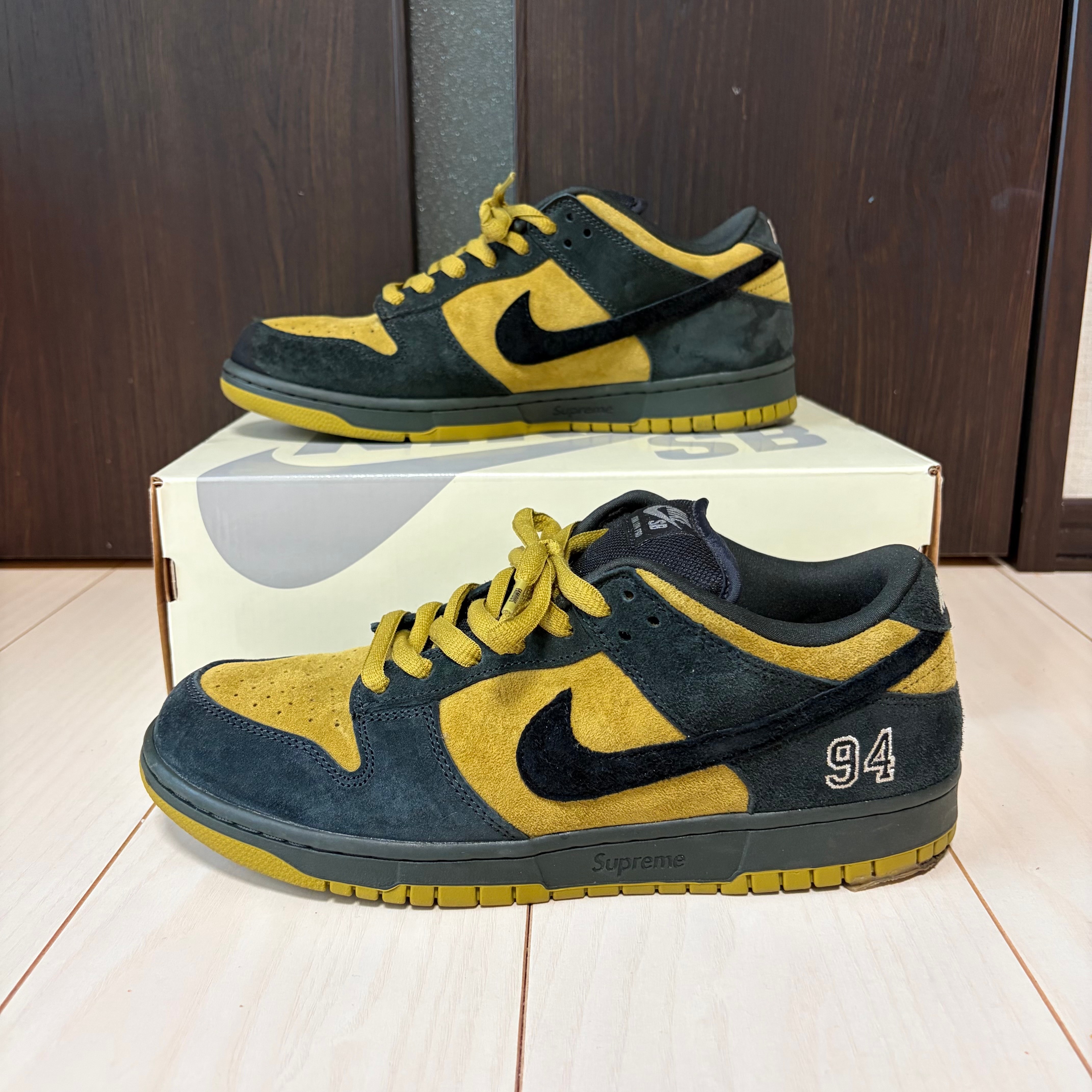 Supreme × Nike SB Dunk Low "Camper Green" (Asia Exclusive) (25FW Week2)