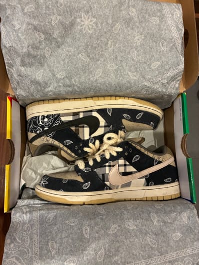 Travis Scott × Nike SB Dunk Low "Black/Parachute Beige"
