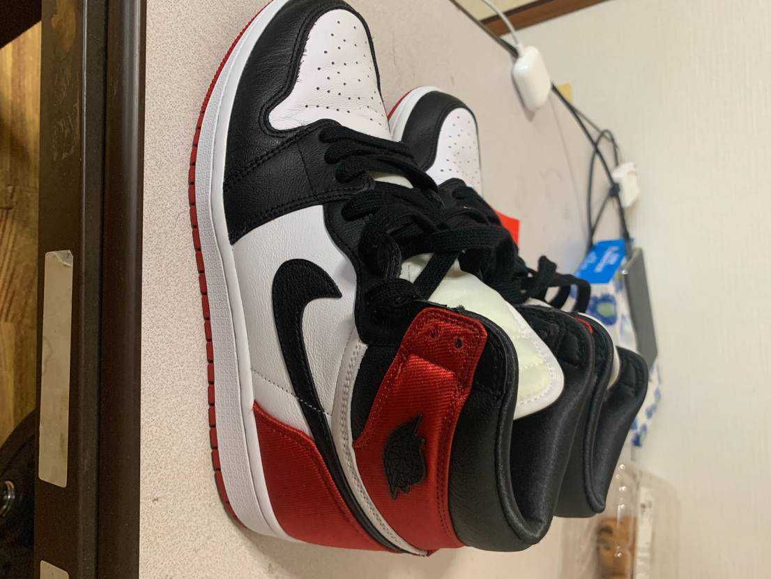 Nike Women's Air Jordan 1 Retro High "Satin Black Toe"