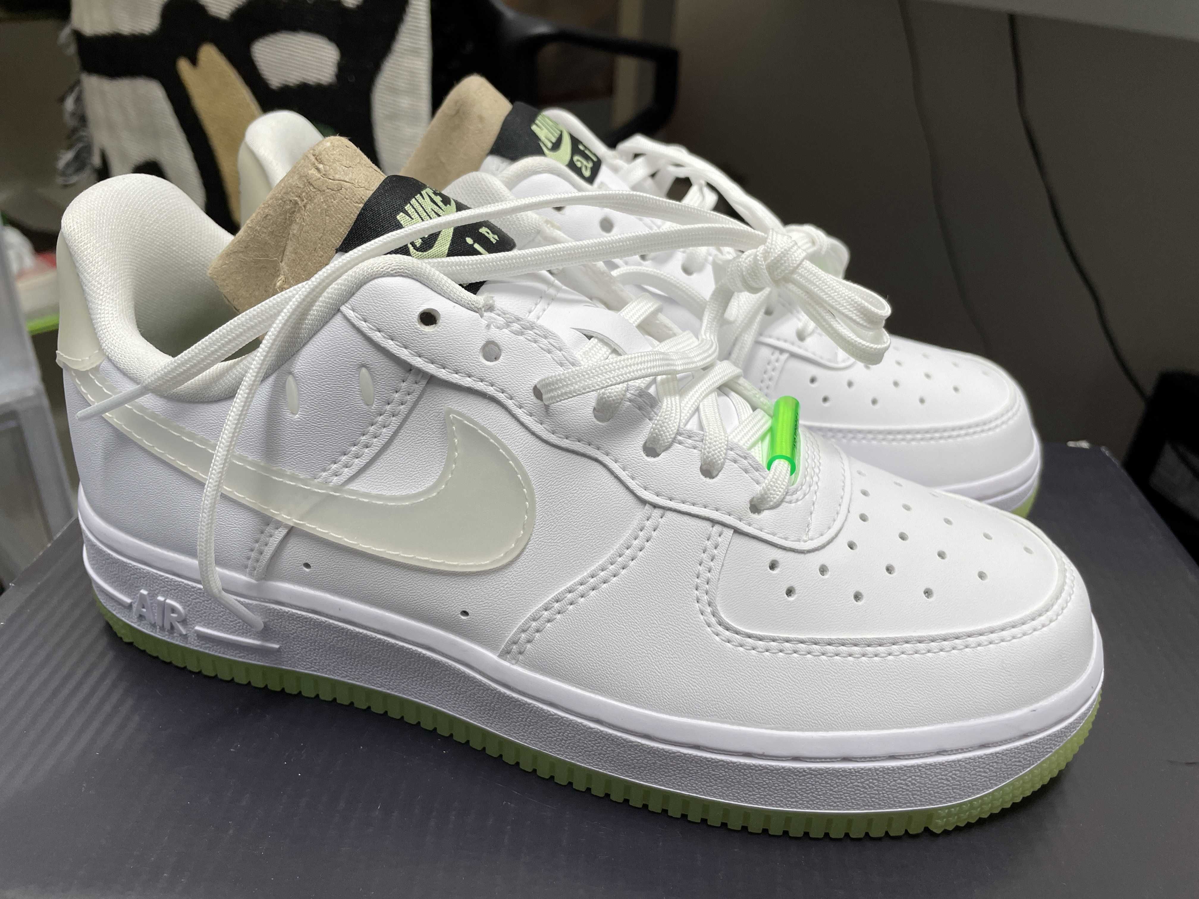 Nike Women's Air Force 1 Low '07 LX "White"