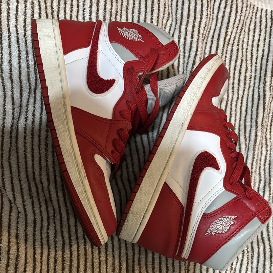 ナイキ ウィメンズ エアジョーダン1 ハイ OG "ニュースタルジア"