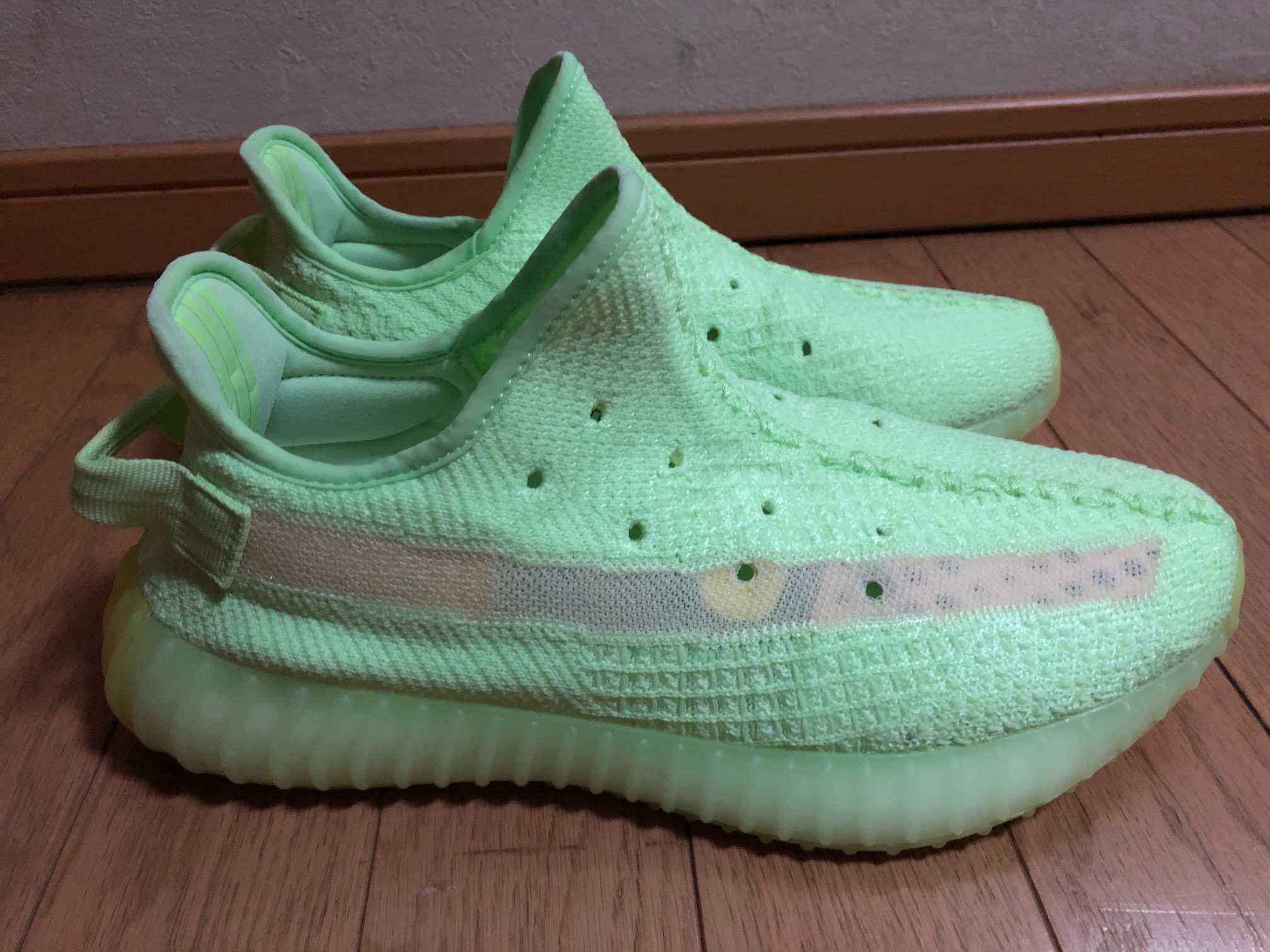 ADIDAS YEEZY BOOST 350 V2 "GLOW IN THE DARK"