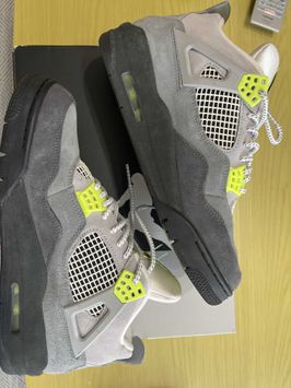 NIKE AIR JORDAN 4 RETRO LE