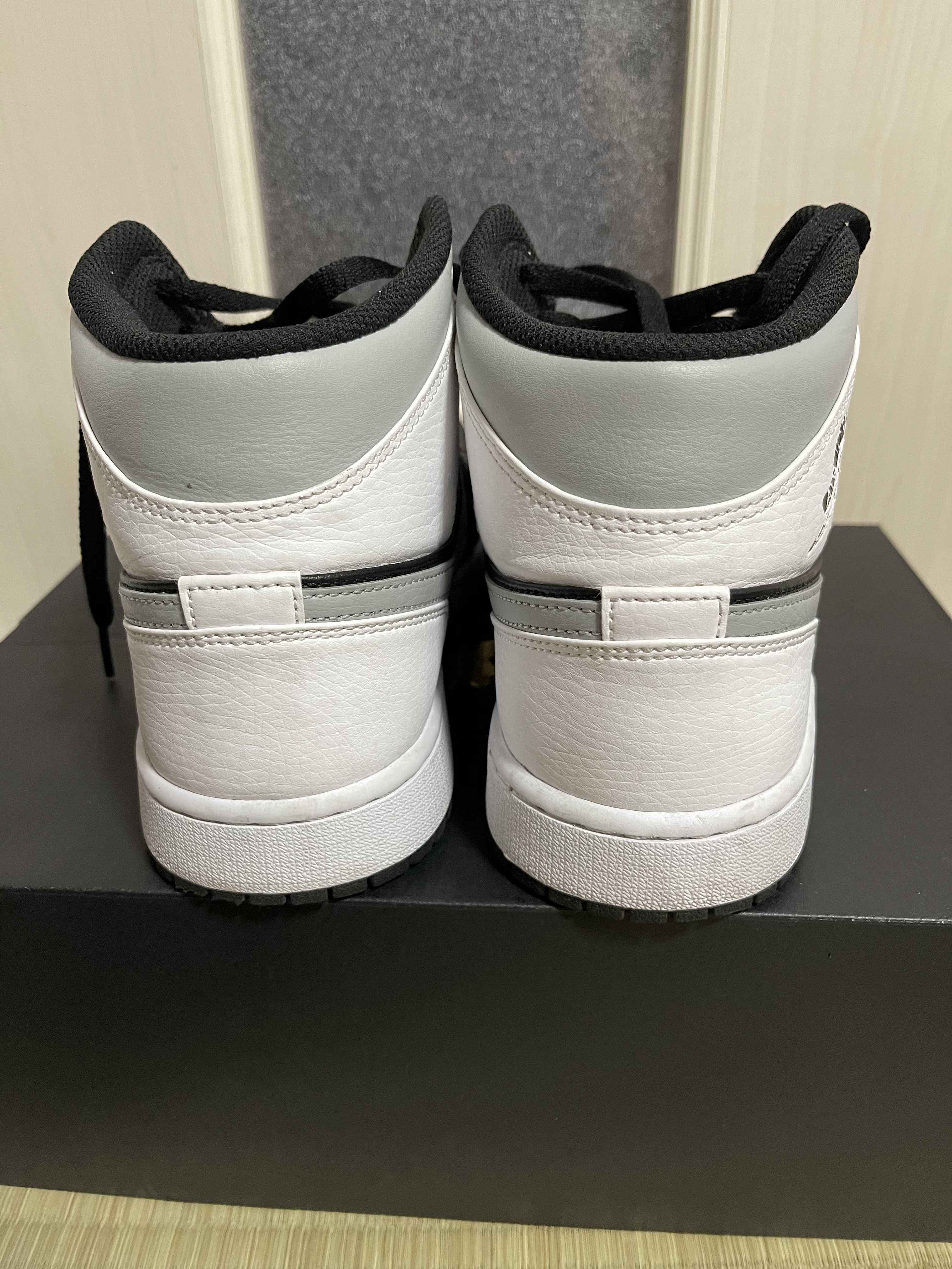 NIKE AIR JORDAN 1 MID "WHITE SHADOW"