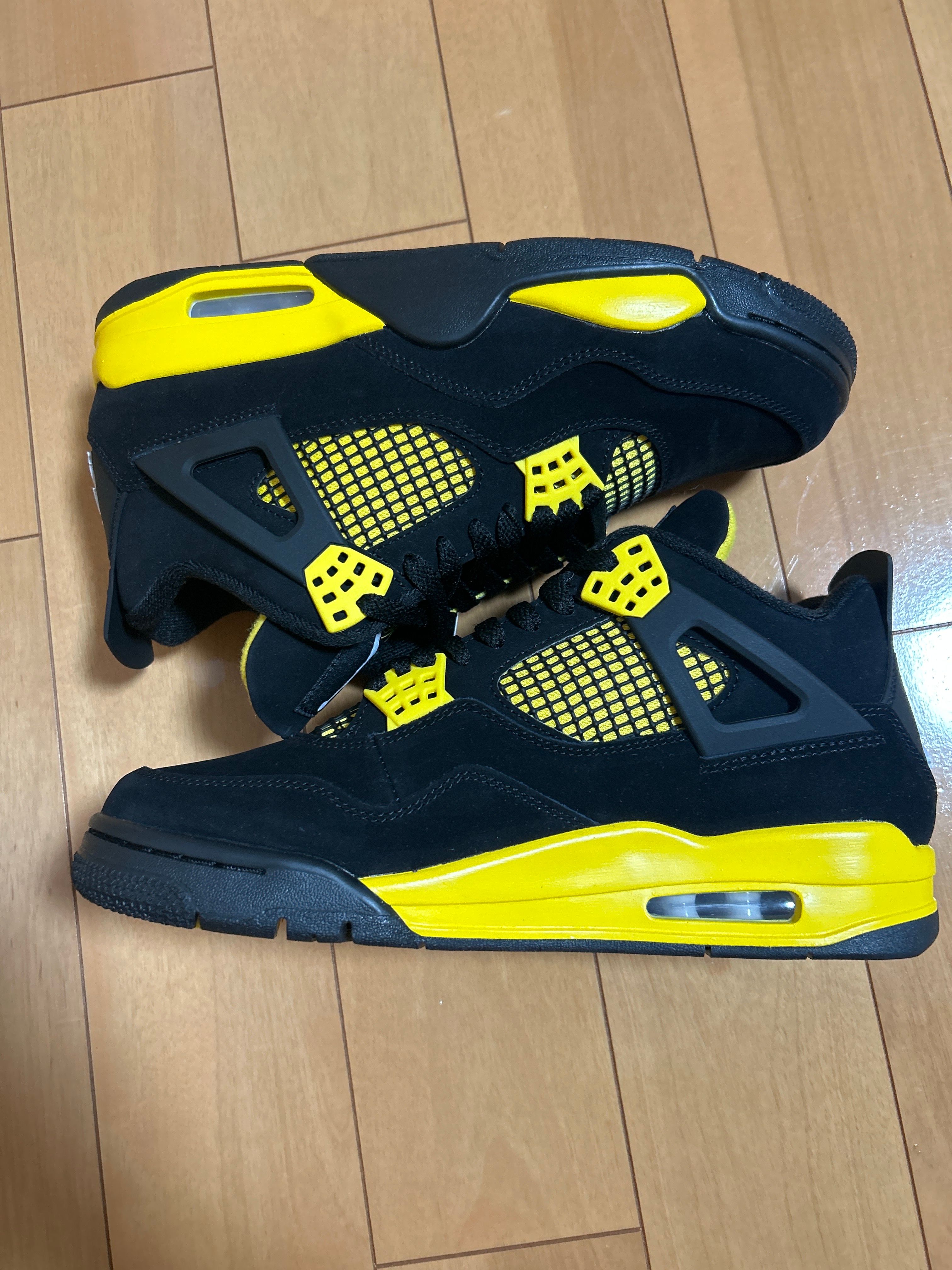 Nike Air Jordan 4 Retro "Thunder"(2023)