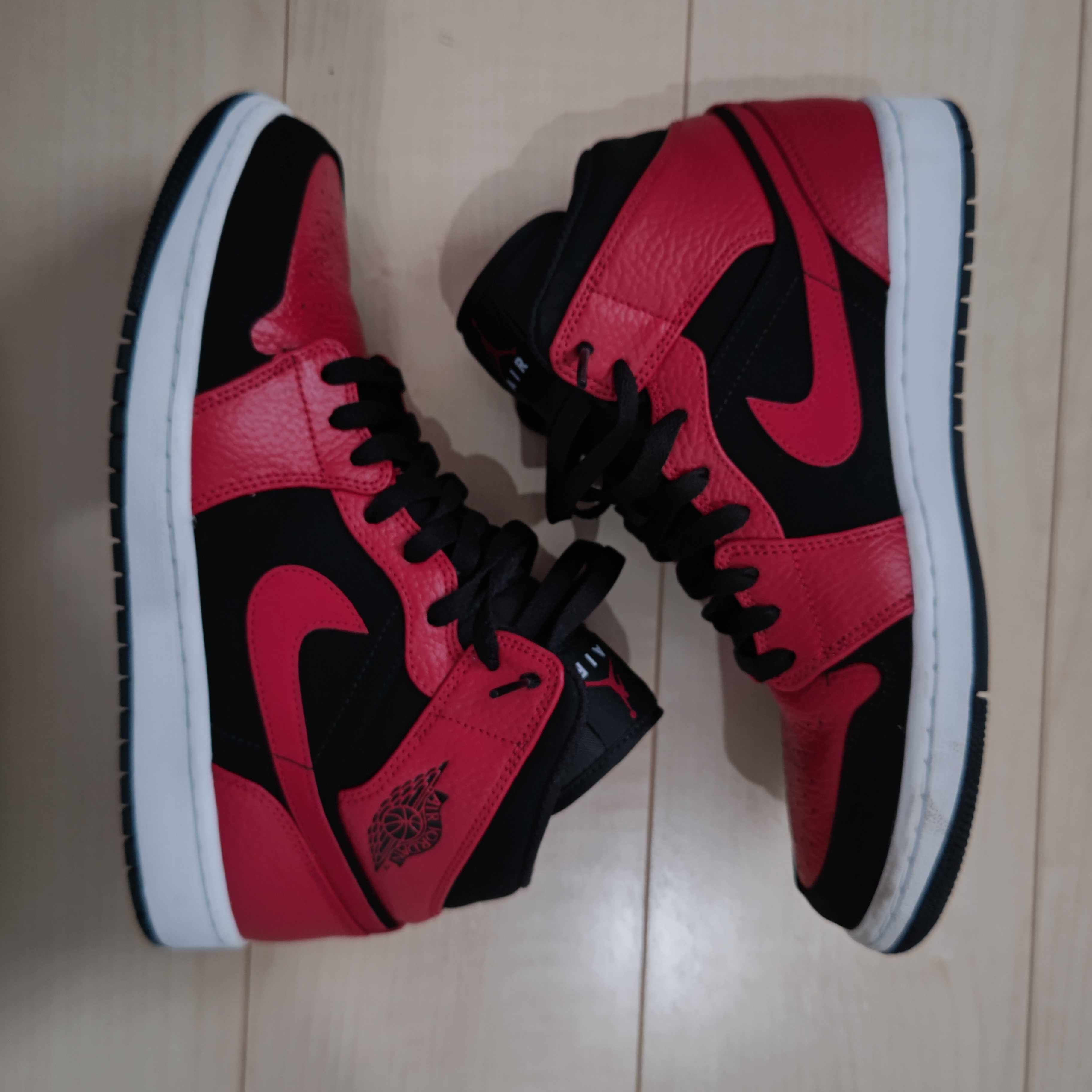 Nike Air Jordan 1 Mid "Reverse Bred"