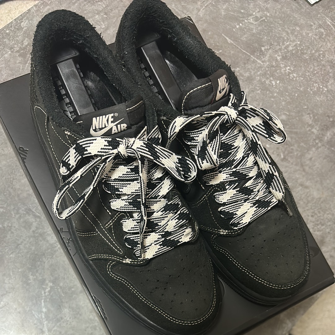 Travis Scott × Nike Air Jordan 1 Low OG SP "Black Phantom"